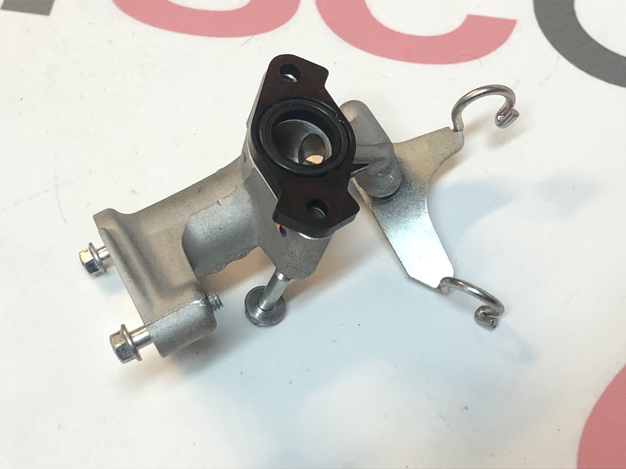 Впускной коллектор Honda Benly  AA05  Б/У