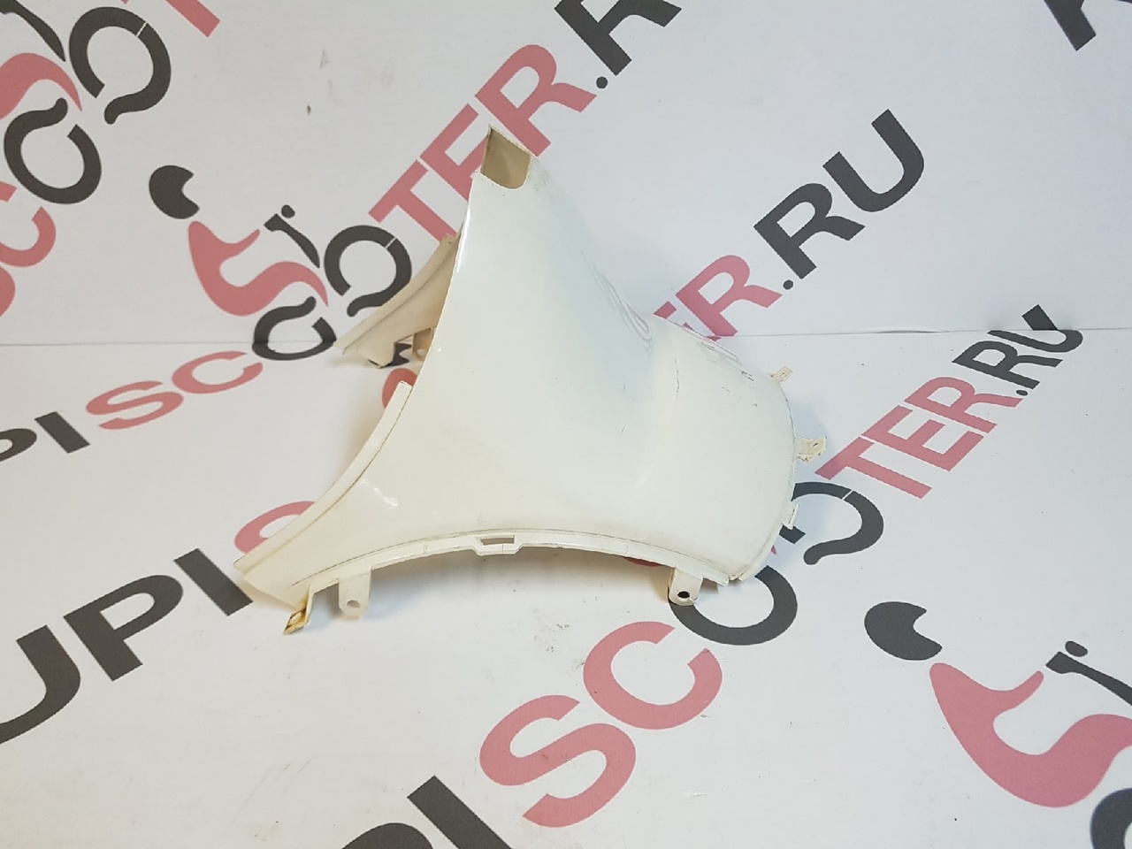 Передняя вставка багажника Honda Crea Scoopy AF55 (80152-GET-000)  Б/У