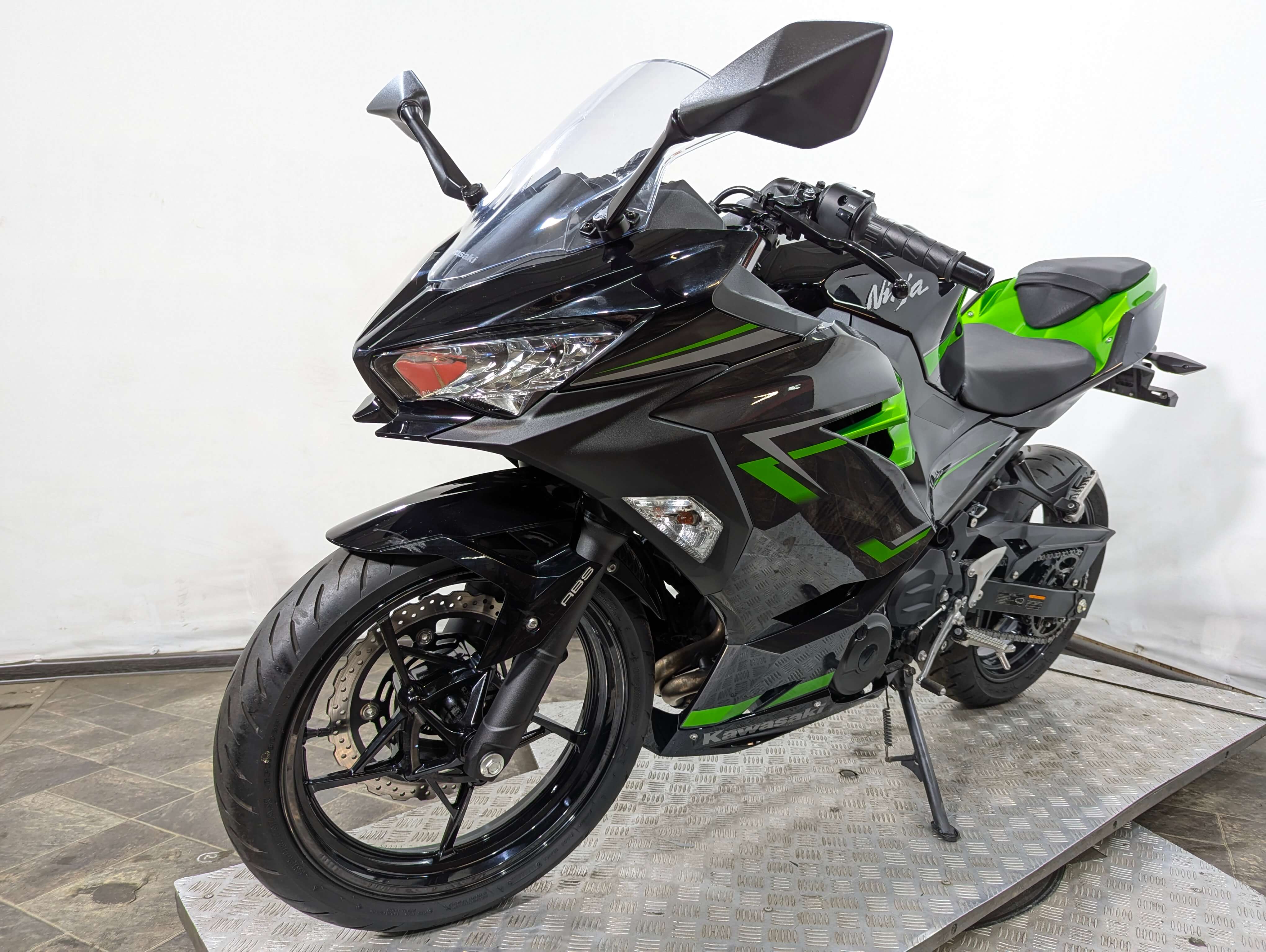 Мотоцикл Kawasaki Ninja 400 EX400L (арт. 123KC17) 