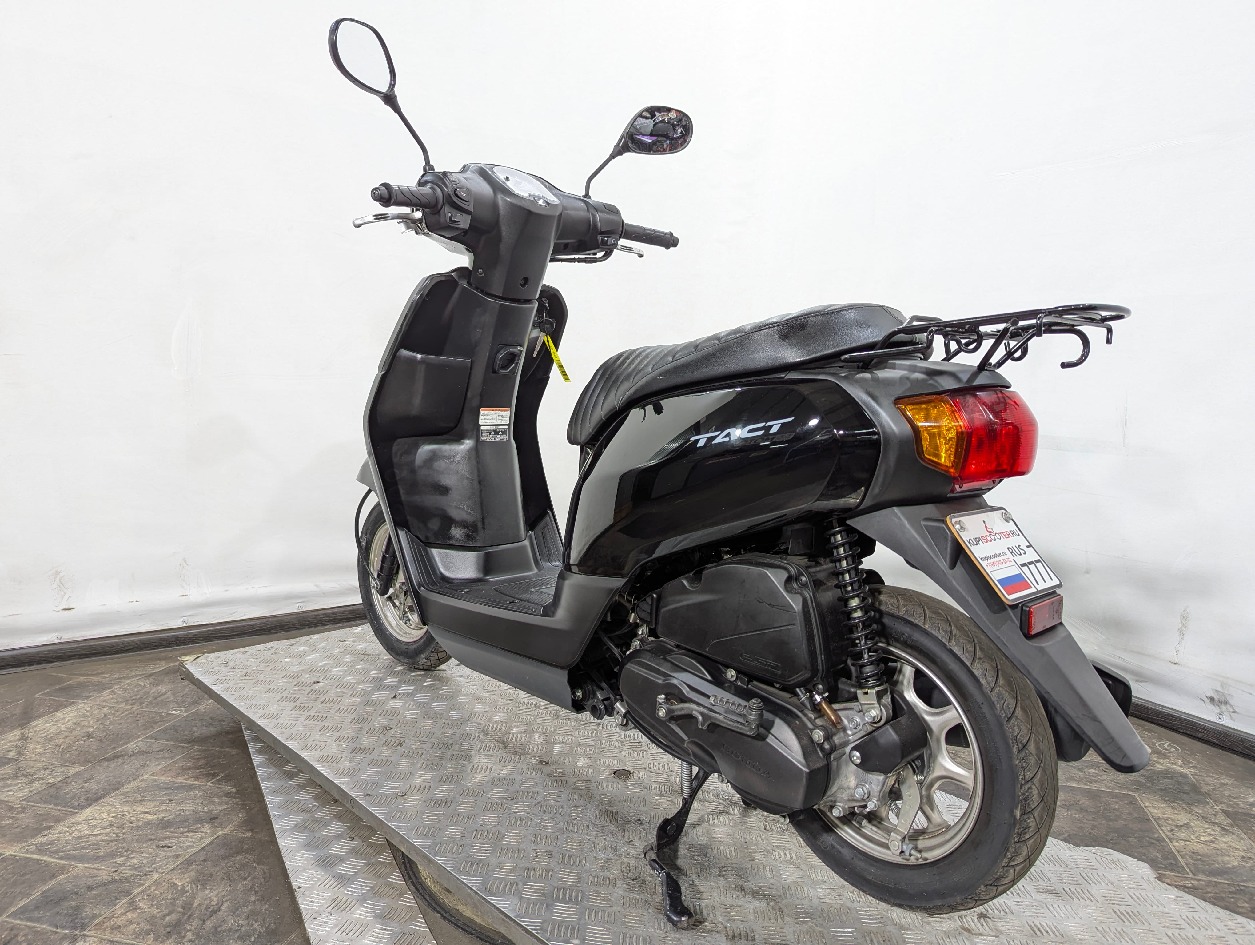 Скутер Honda Tact PGM-FI AF79 (арт. 121HA23)