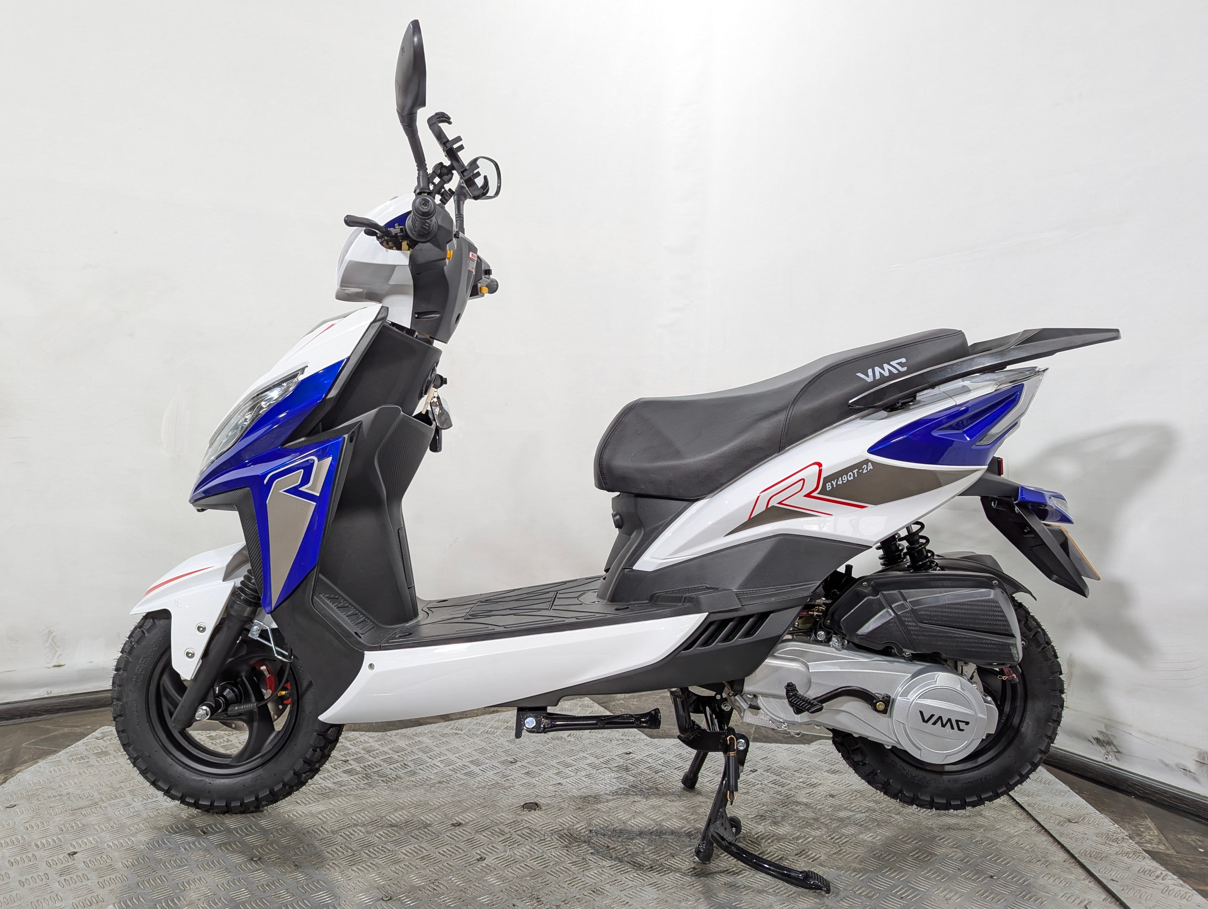 Скутер VMC (Vento) City (49/150cc) Белый