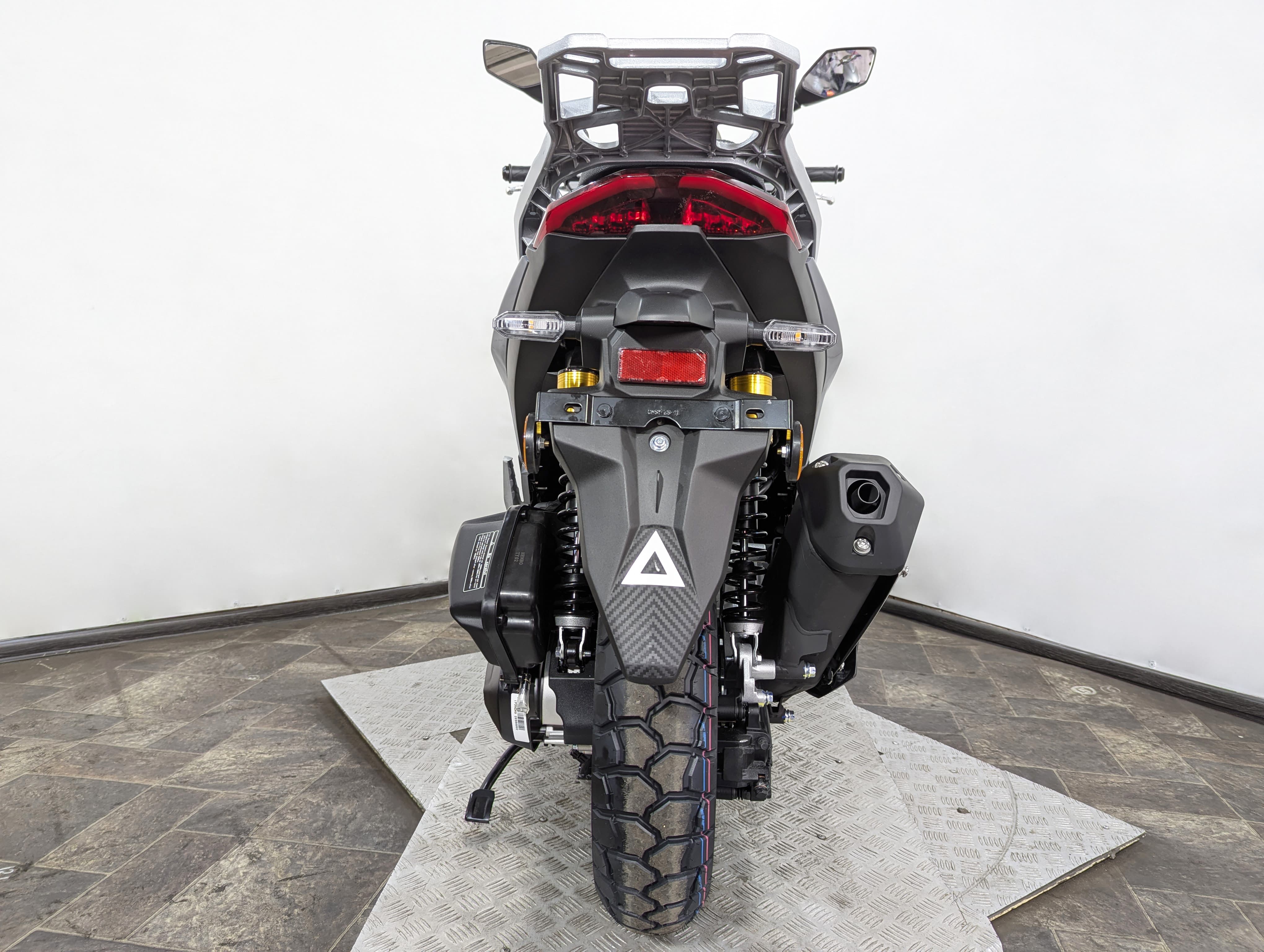Скутер VMC (Vento) JET PRO (49/180cc) инжектор Серый глянцевый