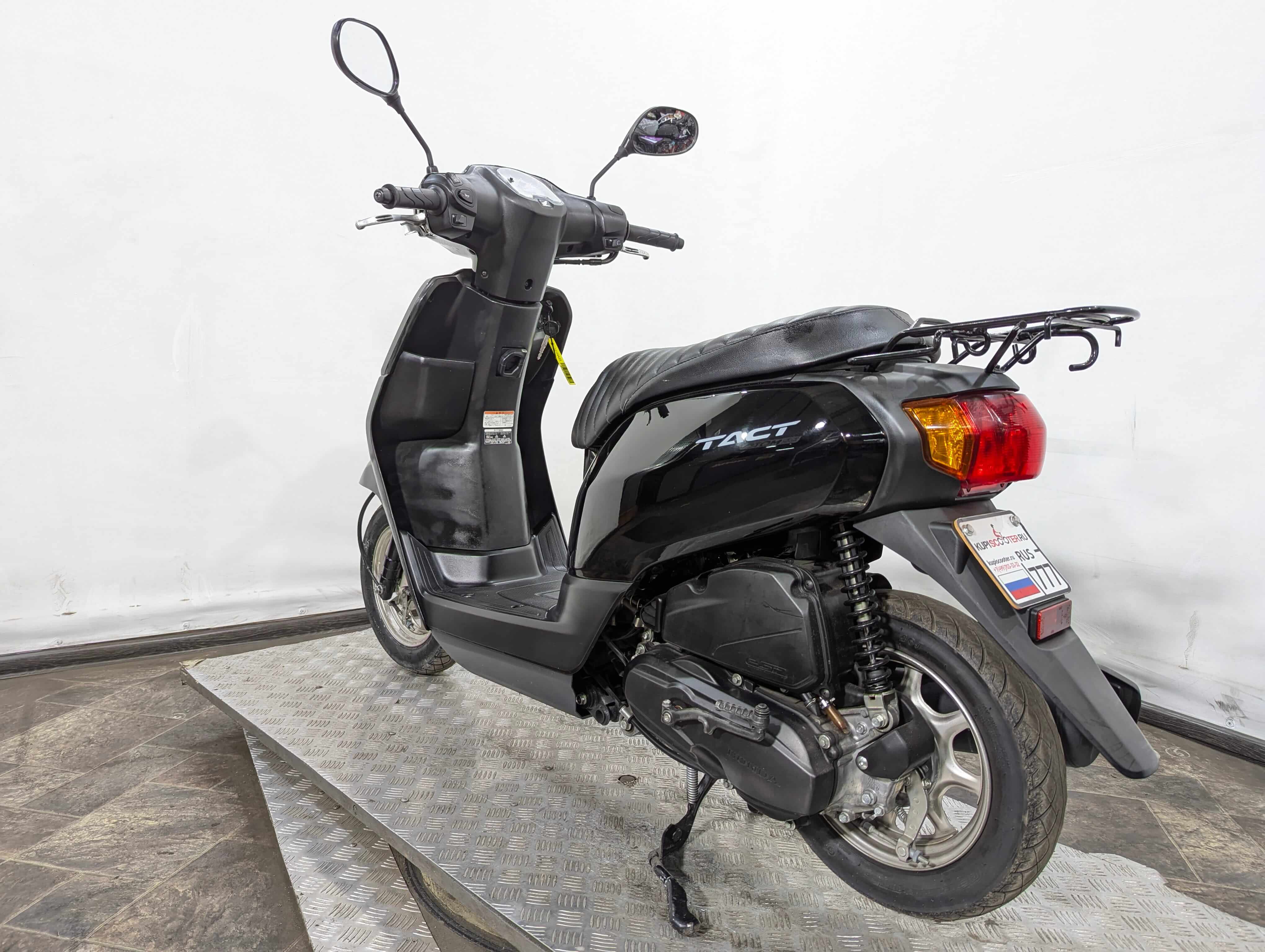 Скутер Honda Tact PGM-FI AF79 (арт. 121HA23)