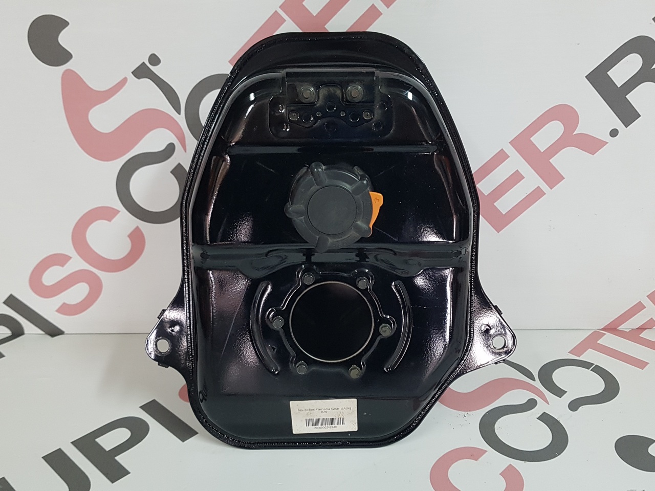 Бензобак Yamaha Gear UA06J  4T Б/У