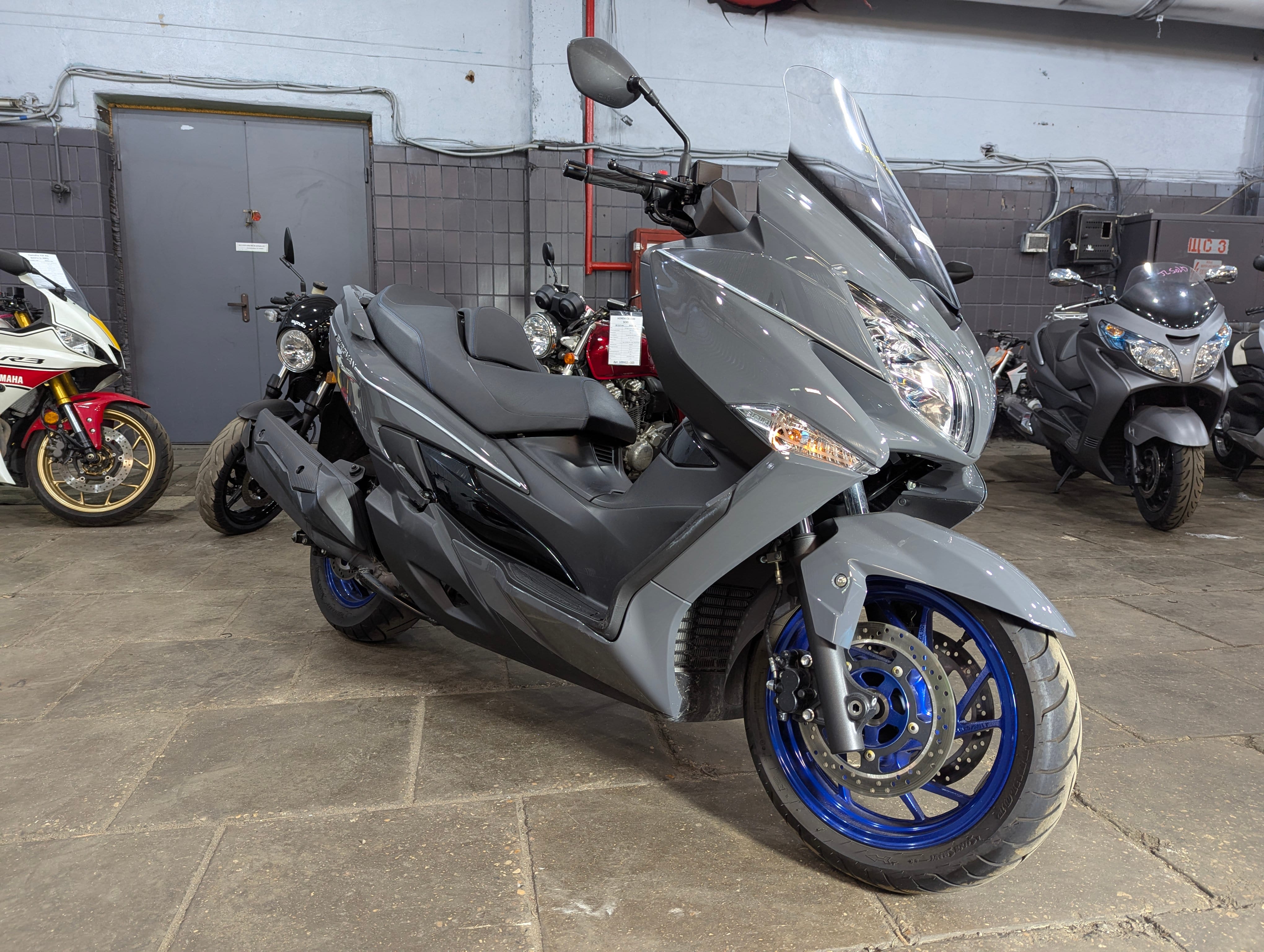 Скутер Suzuki Burgman 400 ABS DU11N 2017 г. в. (арт. 123SB12)