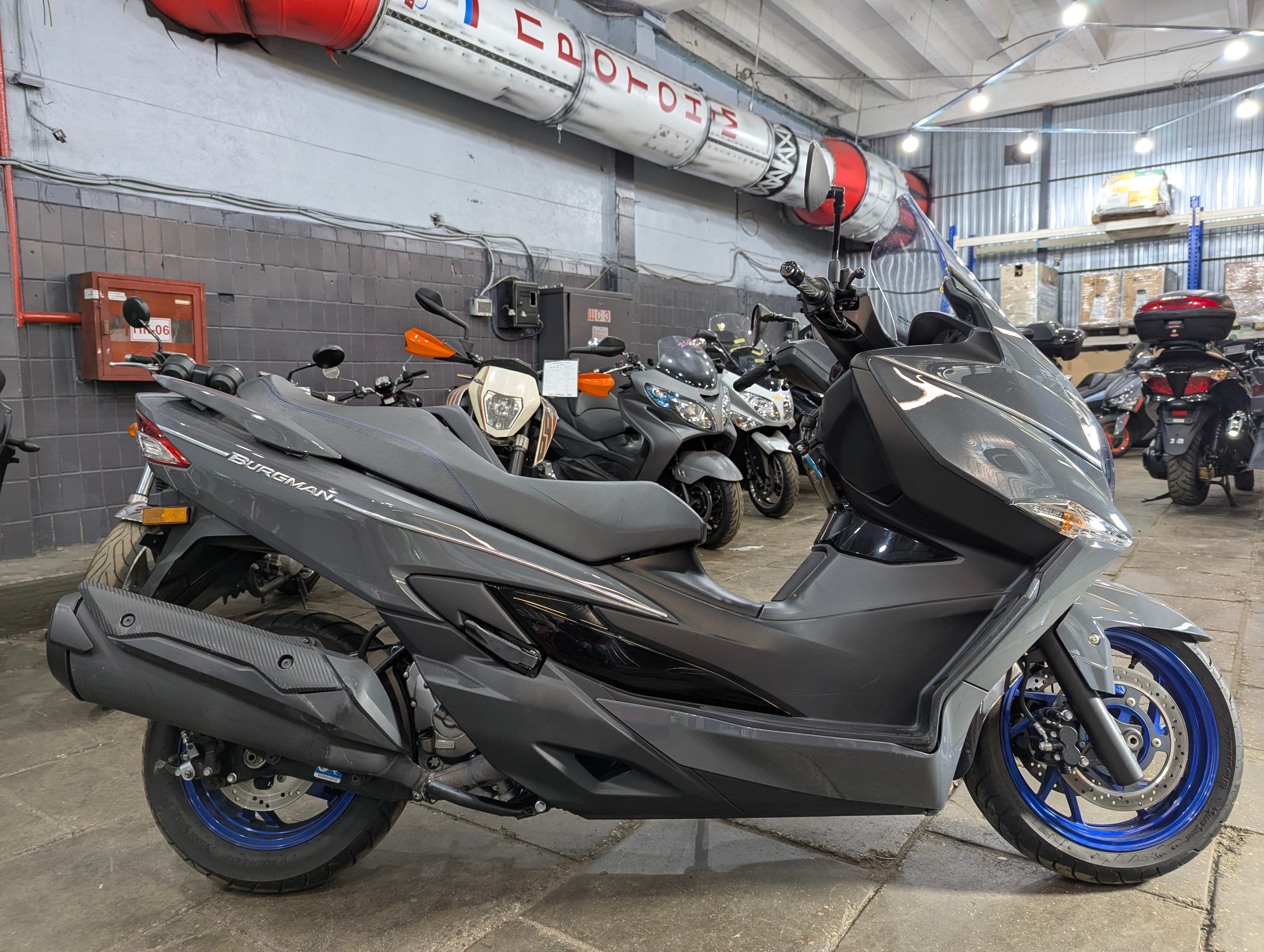 Скутер Suzuki Burgman 400 ABS DU11N 2017 г. в. (арт. 123SB12)