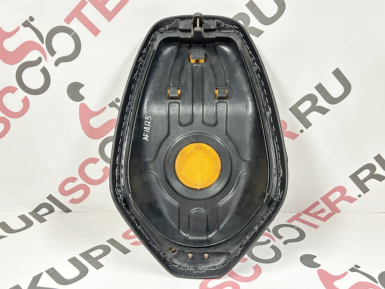 Сиденье Honda Dio AF18 / AF25 (перешитое) Б/У