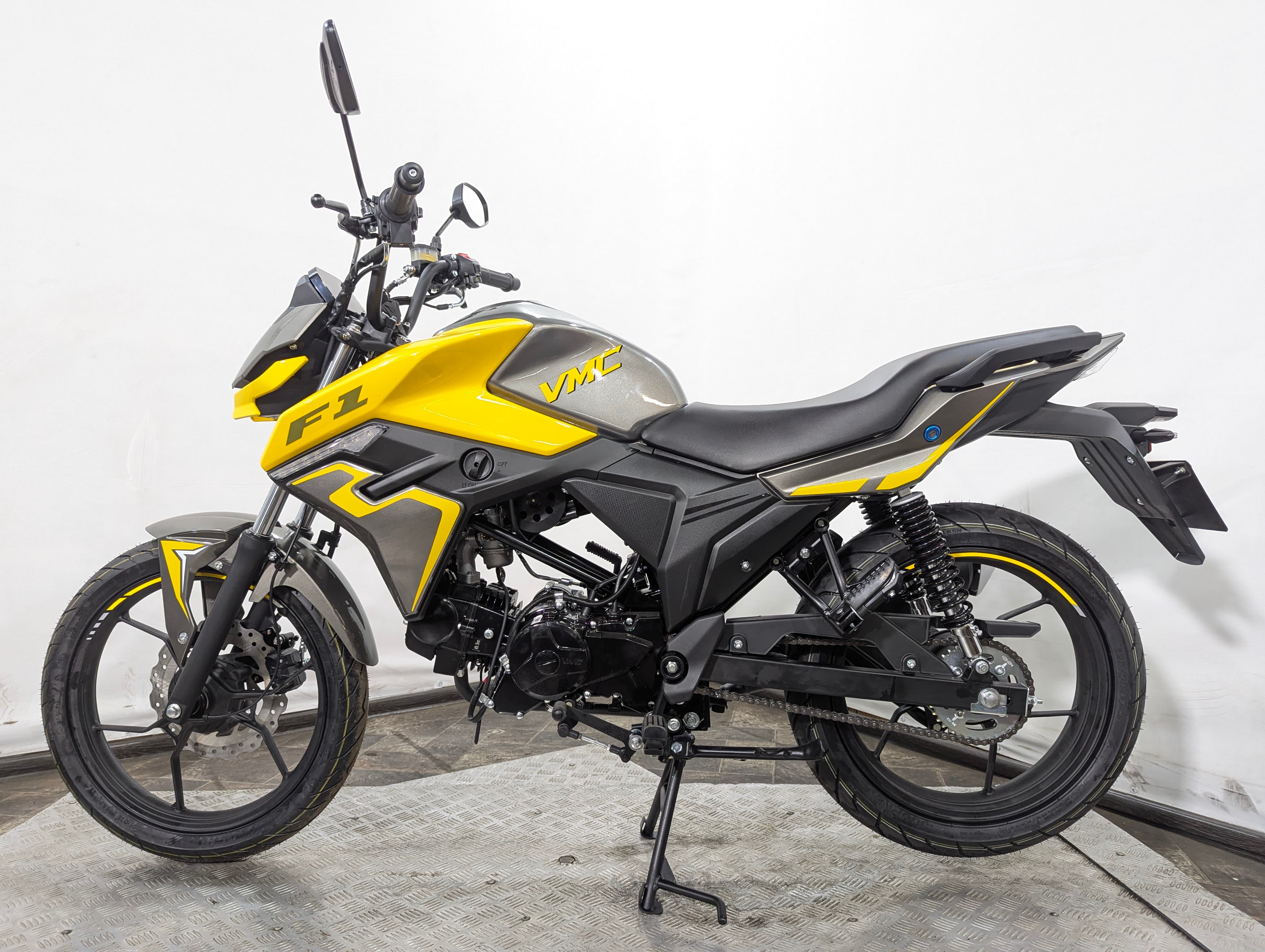 Мопед VMC (Vento) F1 (49/125cc) Желтый глянцевый (арт. VMC_F1_yellow)