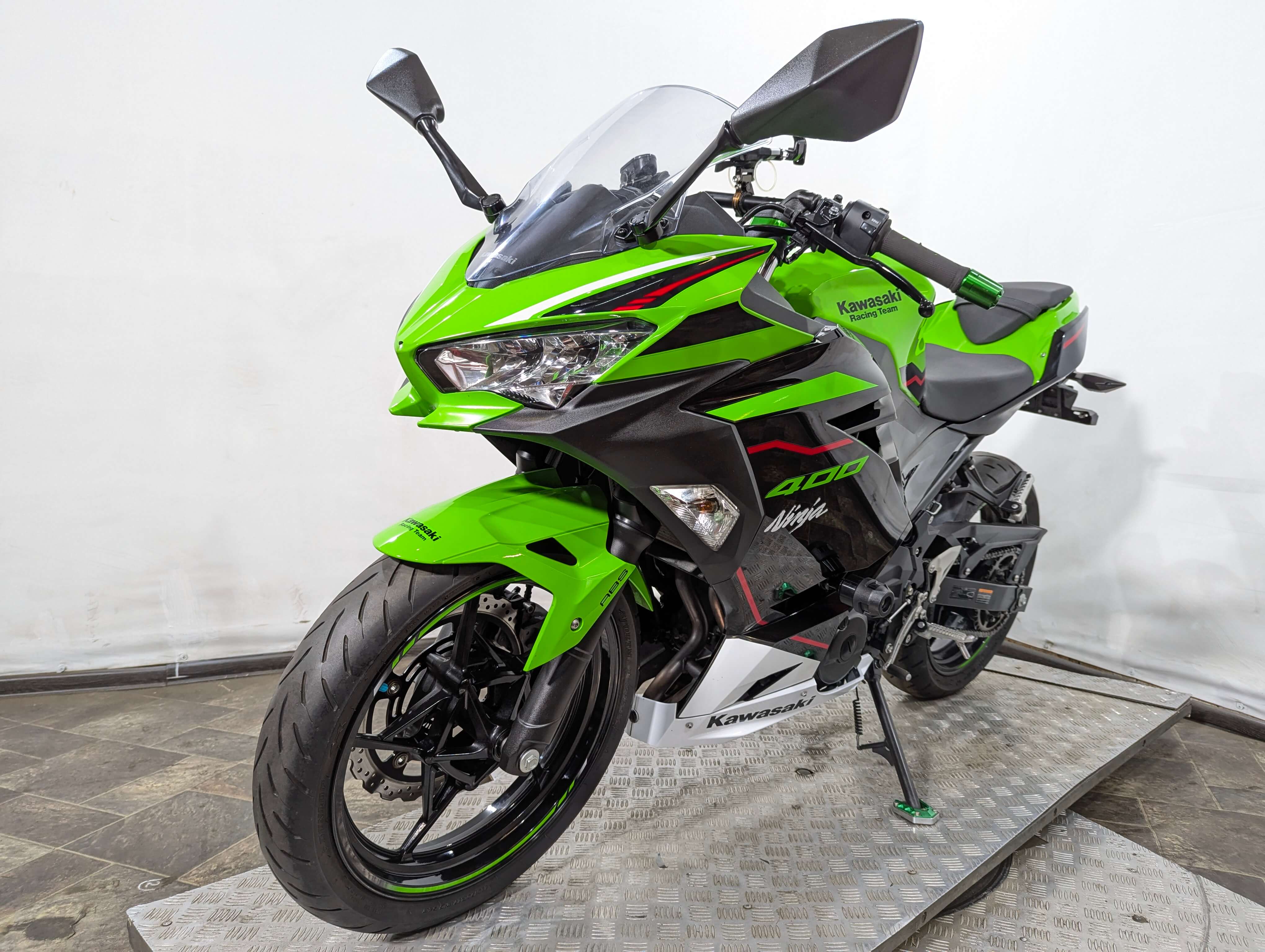 Мотоцикл Kawasaki Ninja 400 EX400G (арт. 123KC13) 