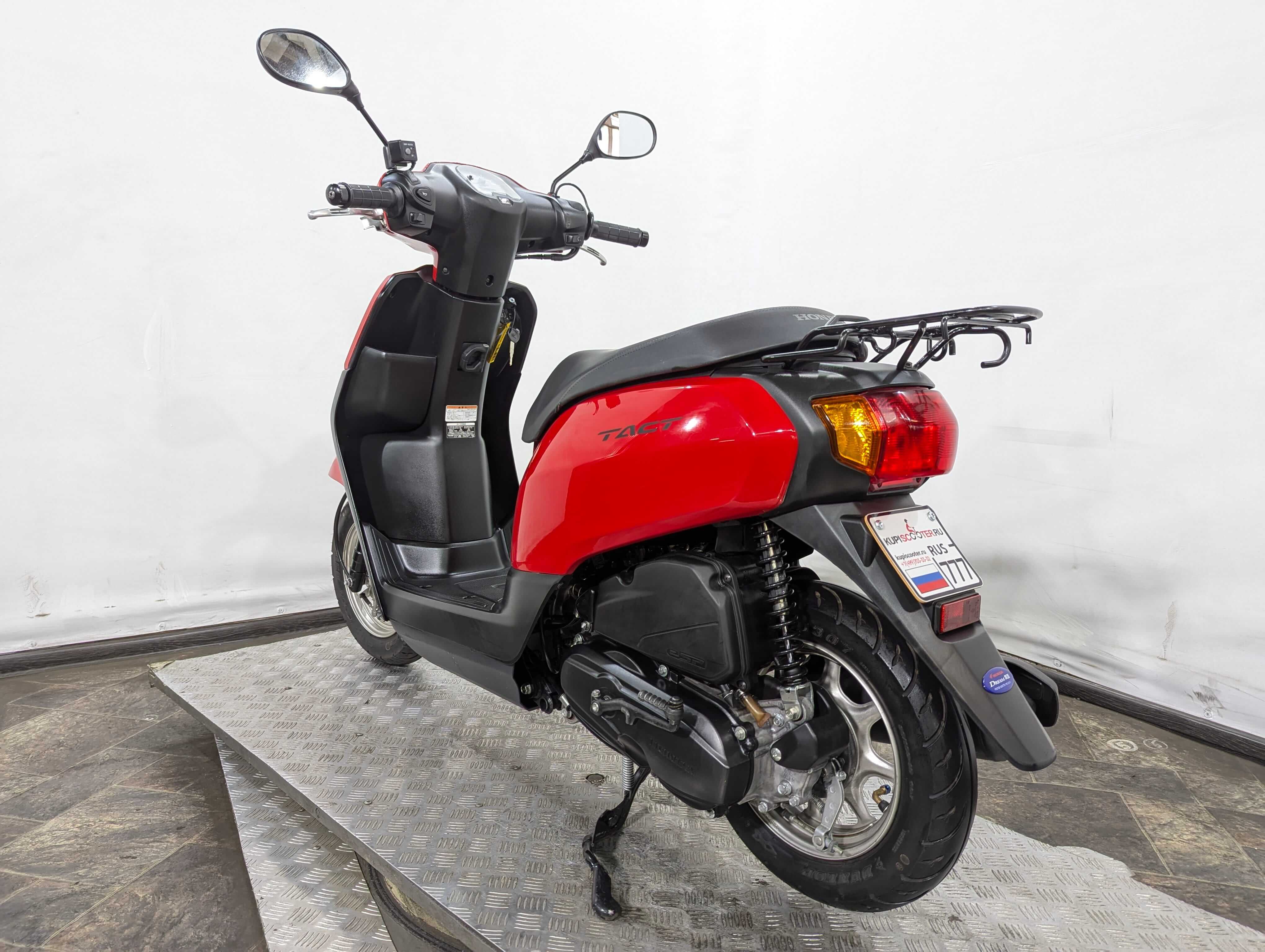 Скутер Honda Tact PGM-FI (арт. 122HA38)