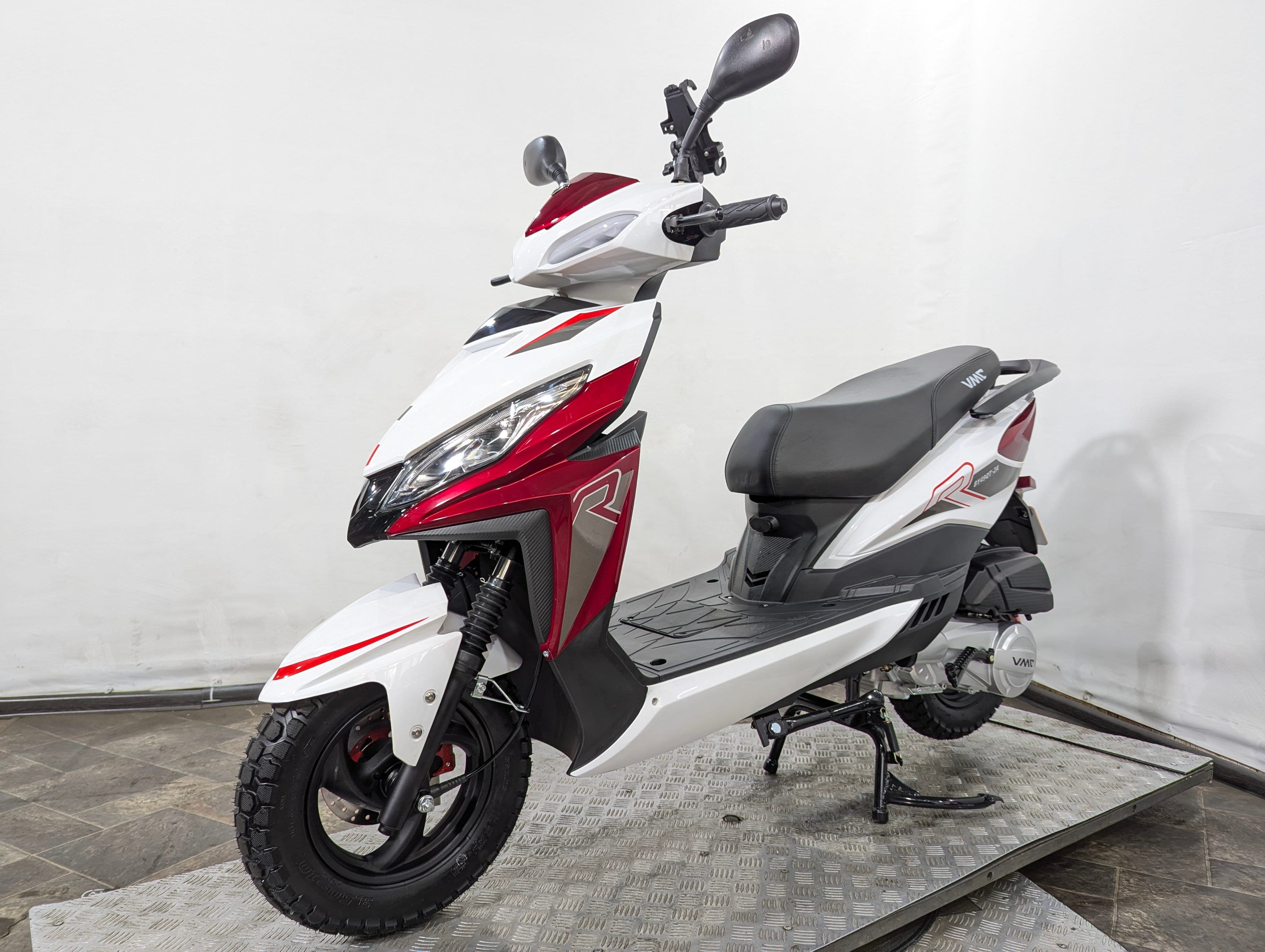 Скутер VMC (Vento) City (49/150cc) Красный