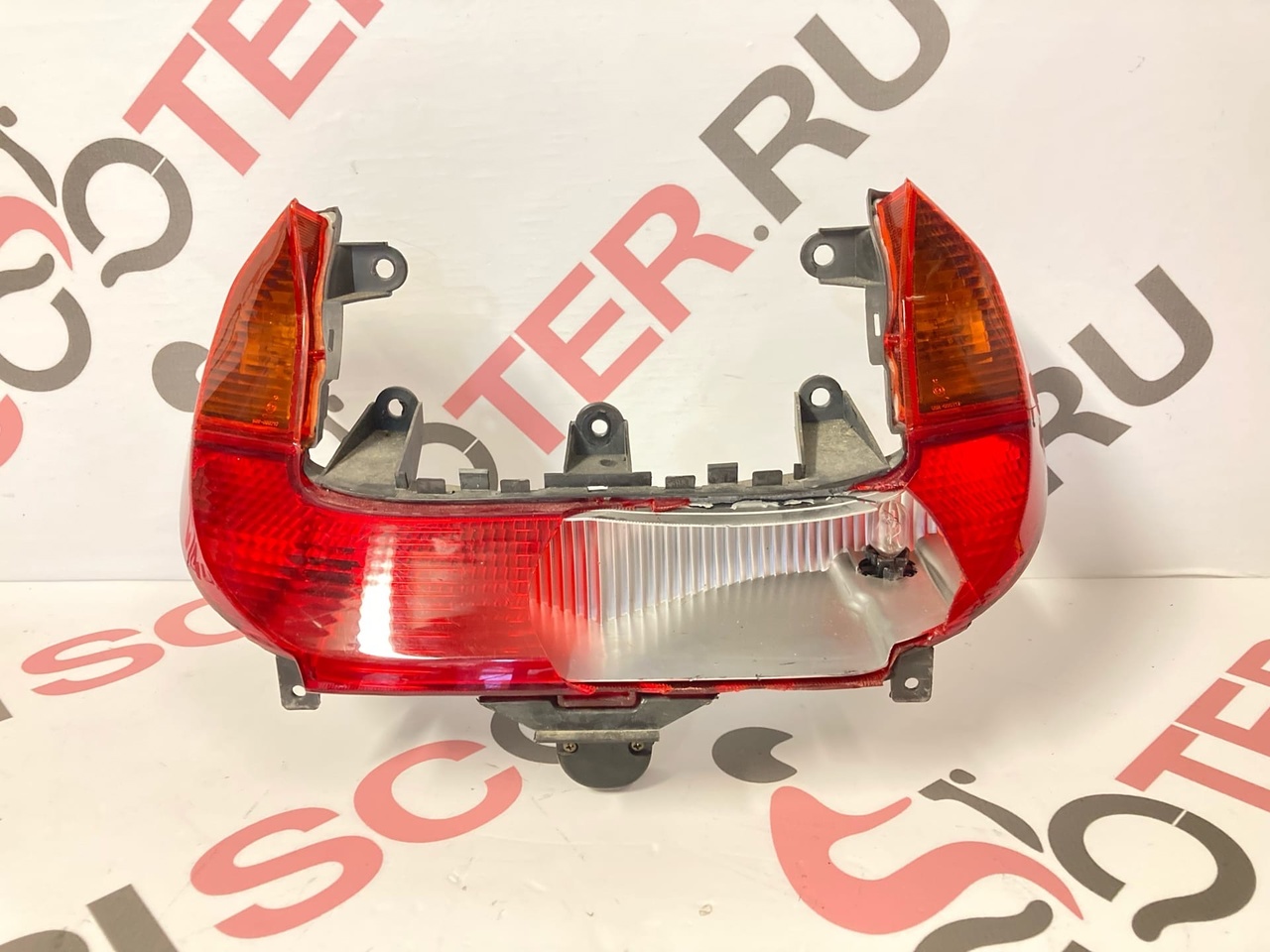 Фара задняя Honda Foresight 250 MF04 (33710-KFG-003)  Б/У