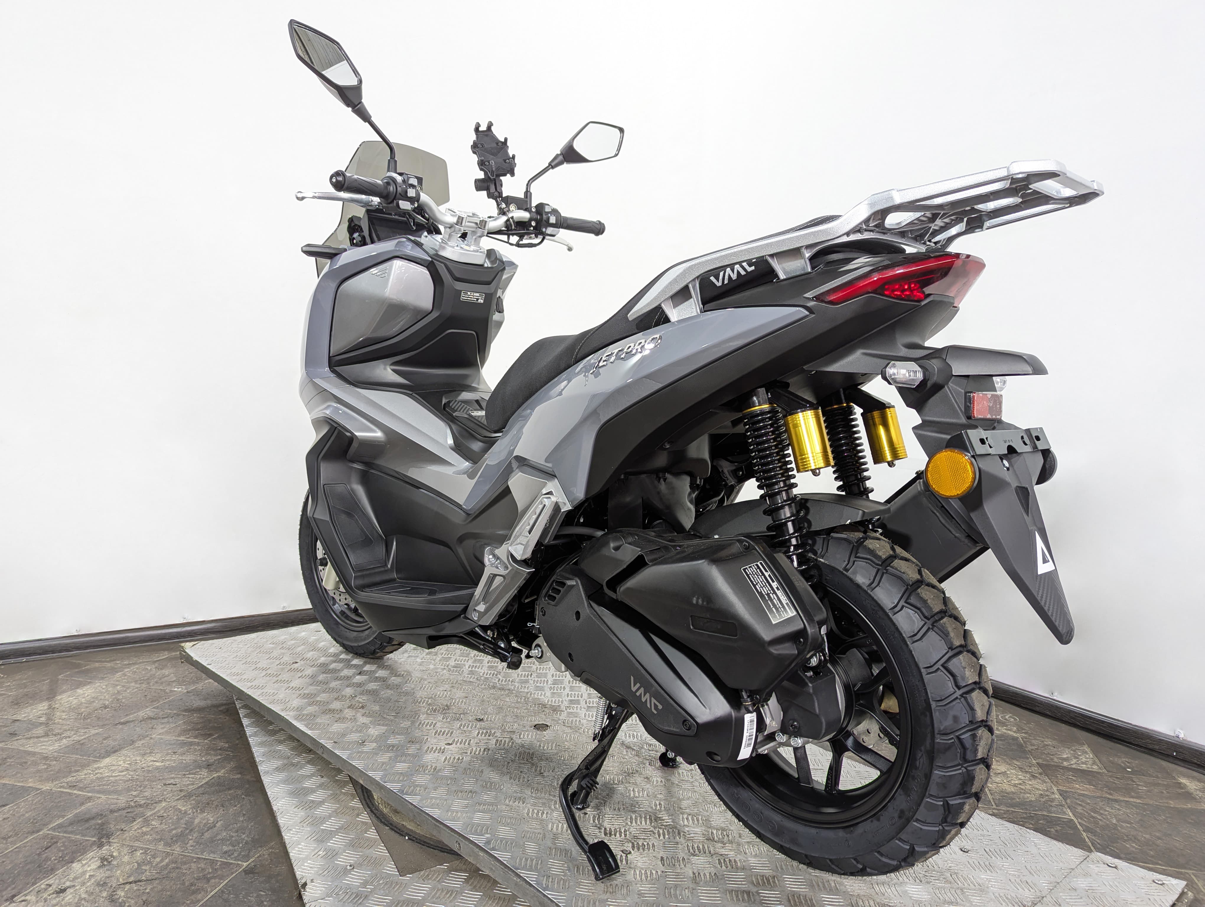 Скутер VMC (Vento) JET PRO (49/180cc) инжектор Серый глянцевый