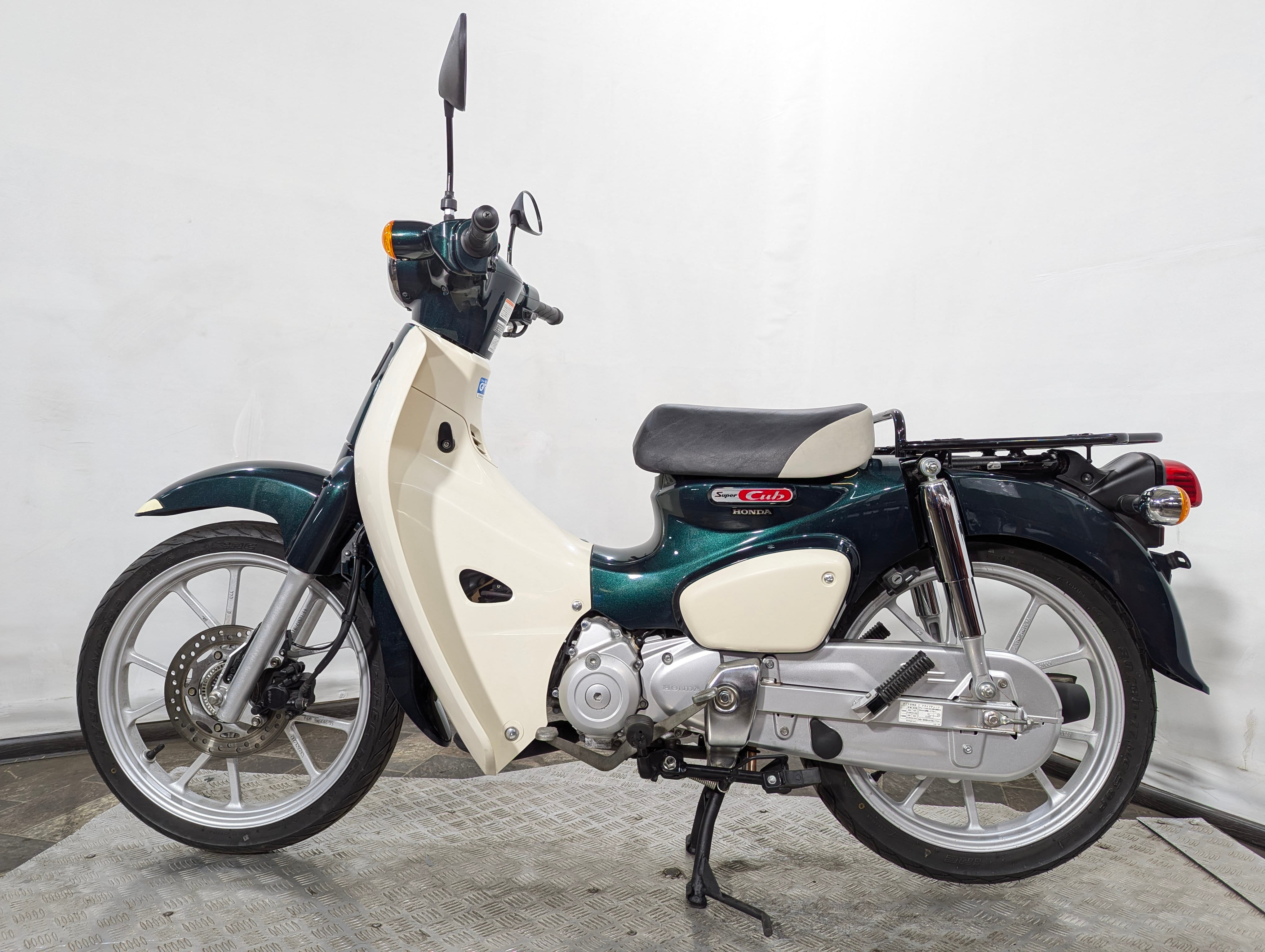 Скутер Honda Super Cub C110 JA59 (арт. 123HB10)