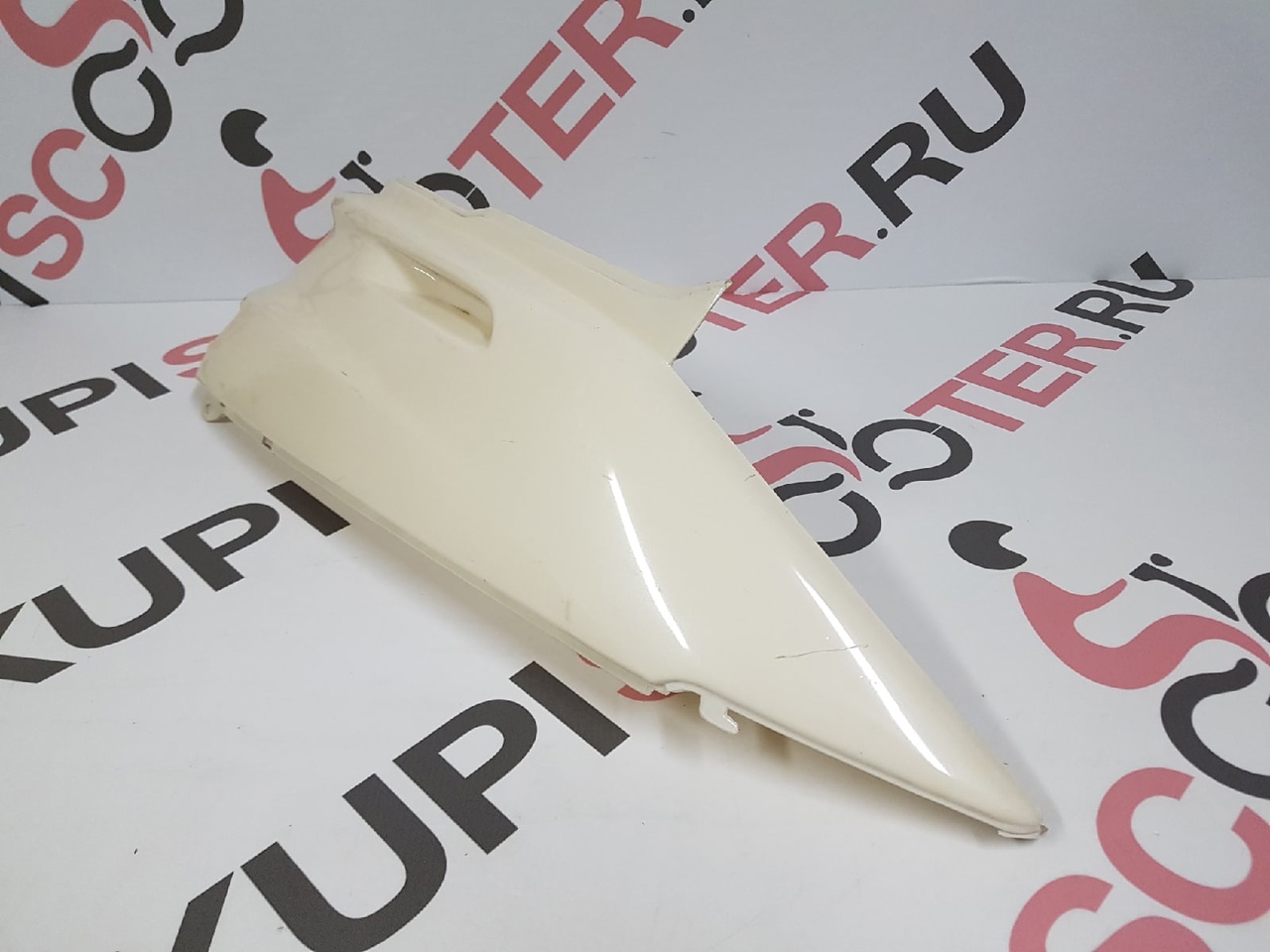 Обтекатель боковой ПРАВЫЙ Honda Tact AF24  CN
