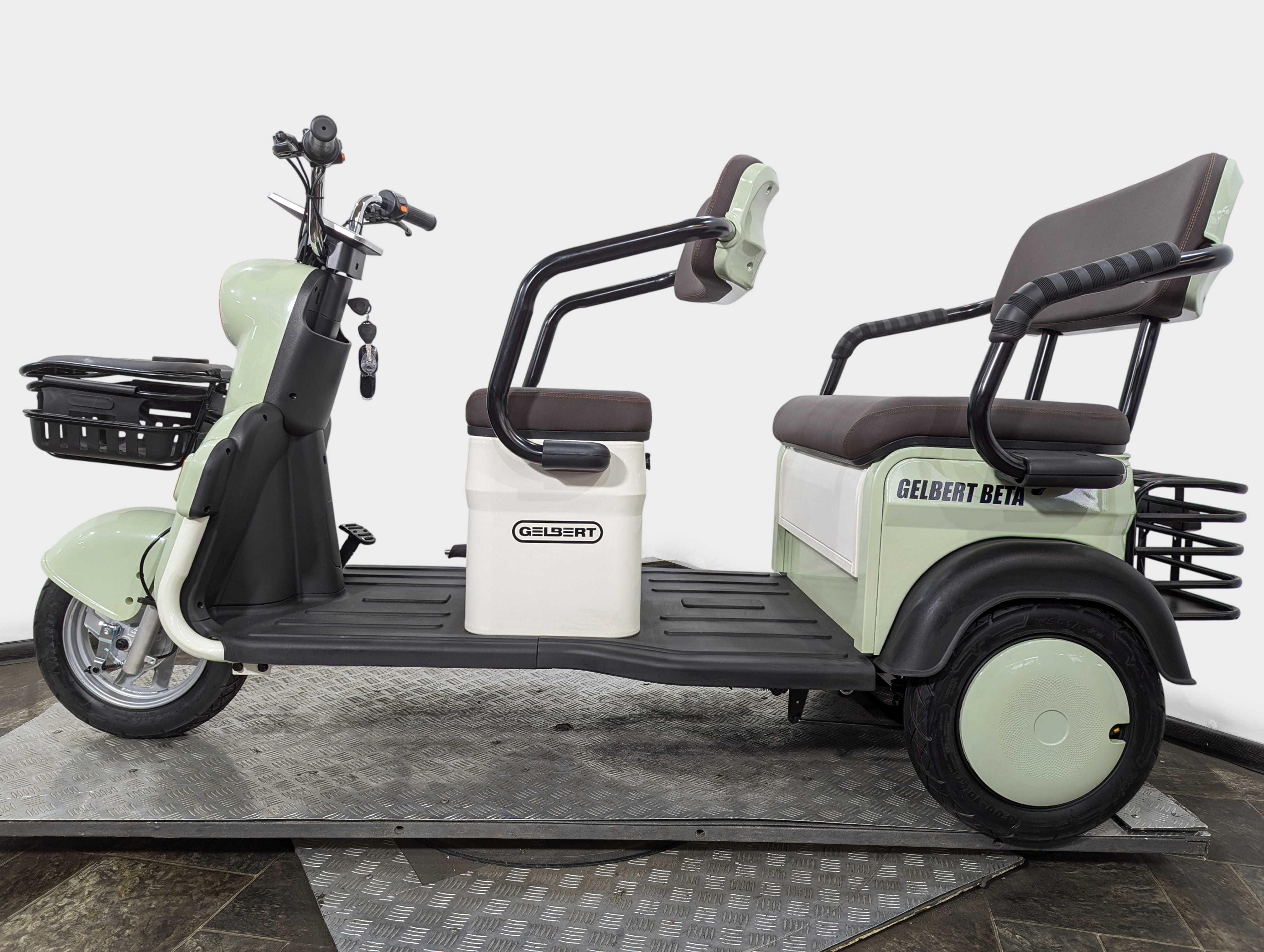 Электротрицикл Rutrike Gelbert Beta 60V 800Вт Бежевый (арт. rutrike-gelbert-beta-60v-bezhevyy)