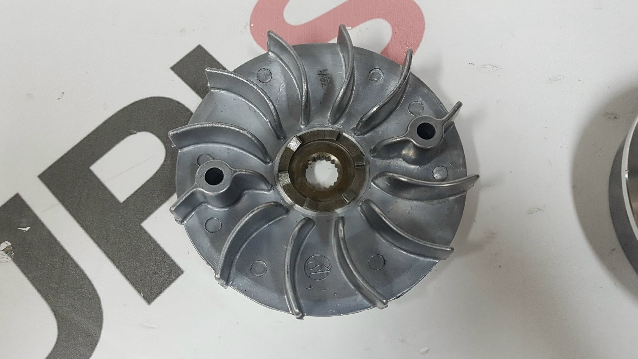 Вариатор в сборе 1P52QMI (ролики 10 гр.) Longjia / Regulmoto 125  С ДЕФЕКТОМ!