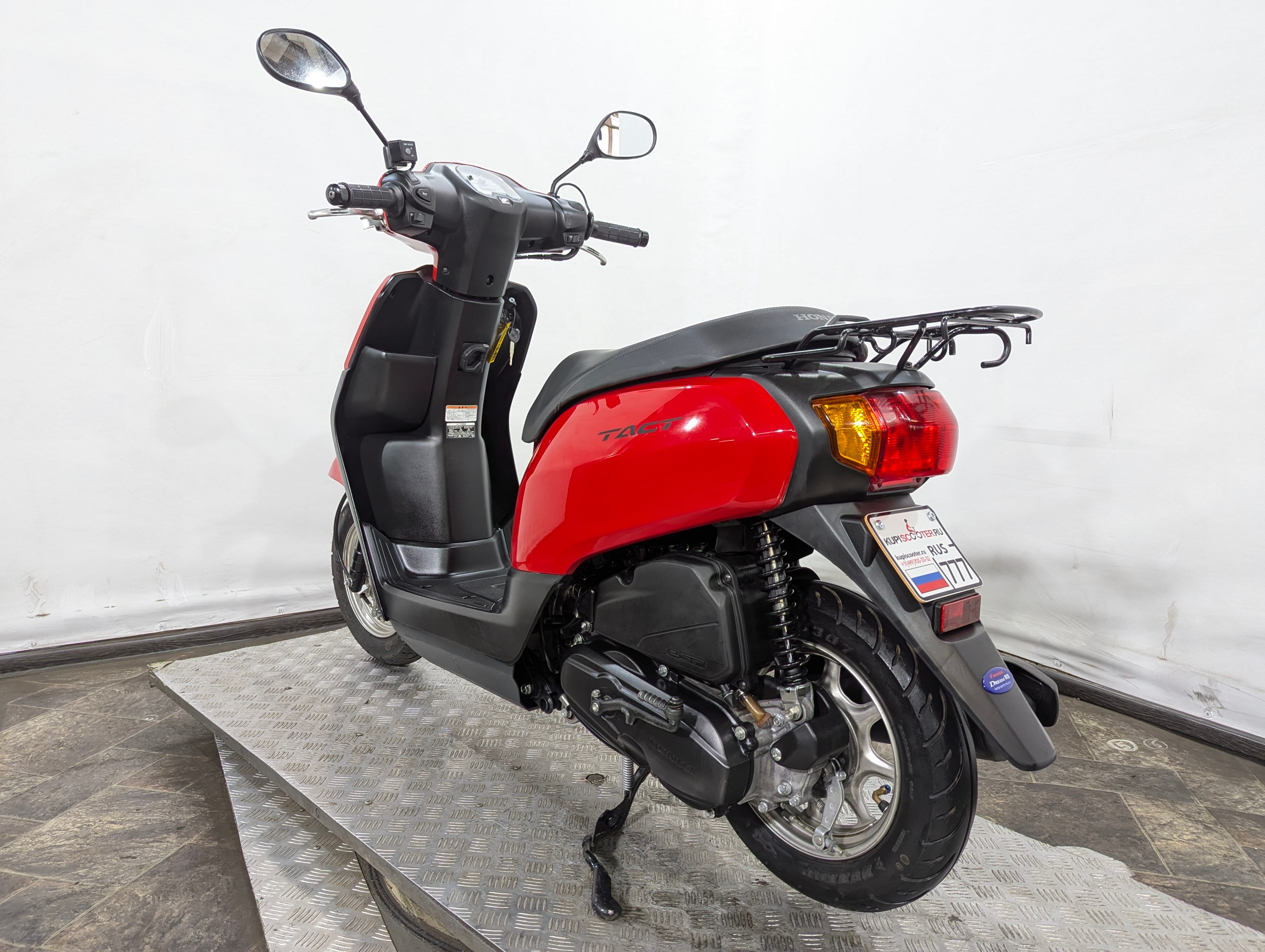 Скутер Honda Tact PGM-FI (арт. 122HA38)