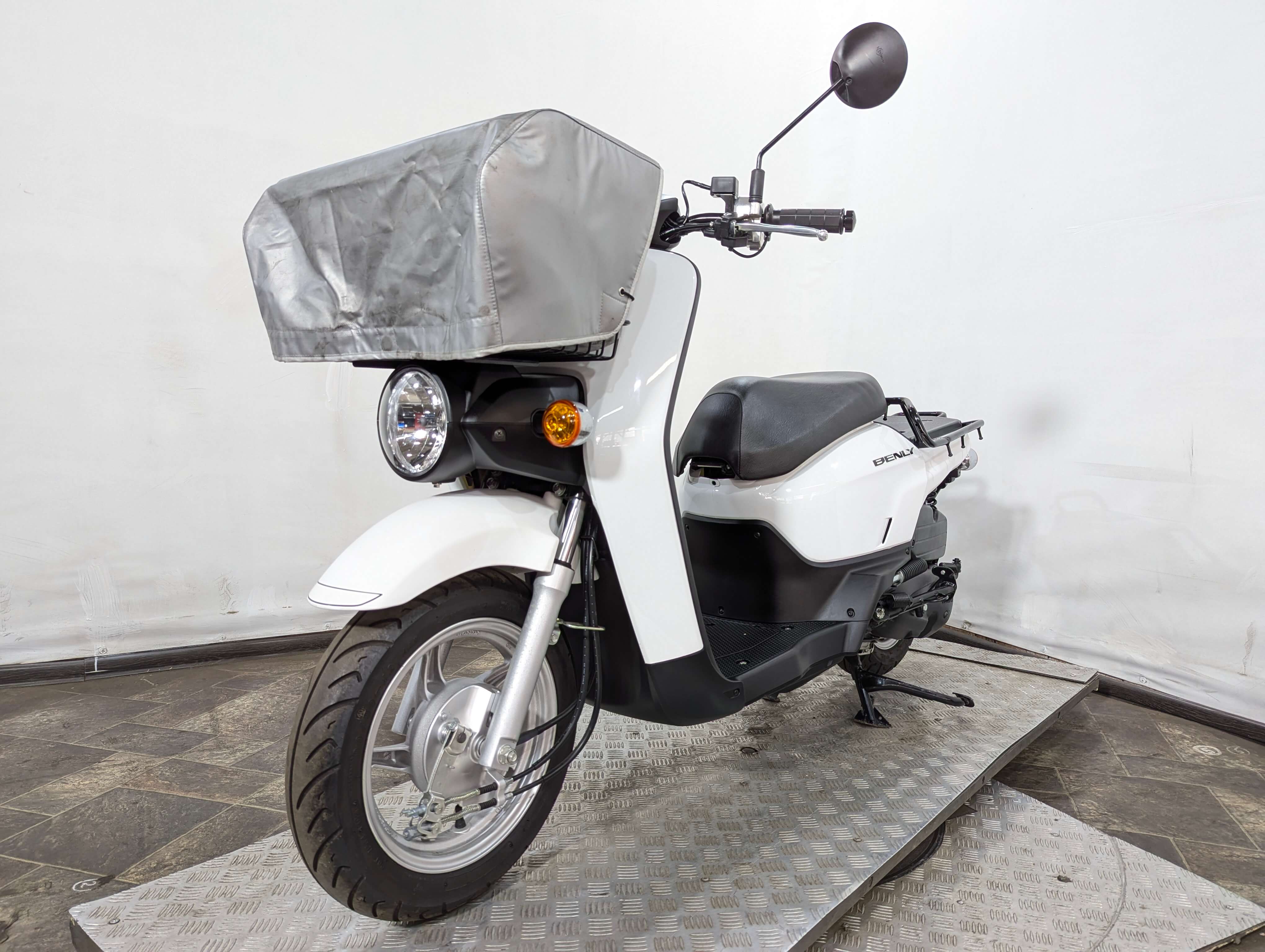 Скутер Honda Benly 110 PGM-FI JA09 белый