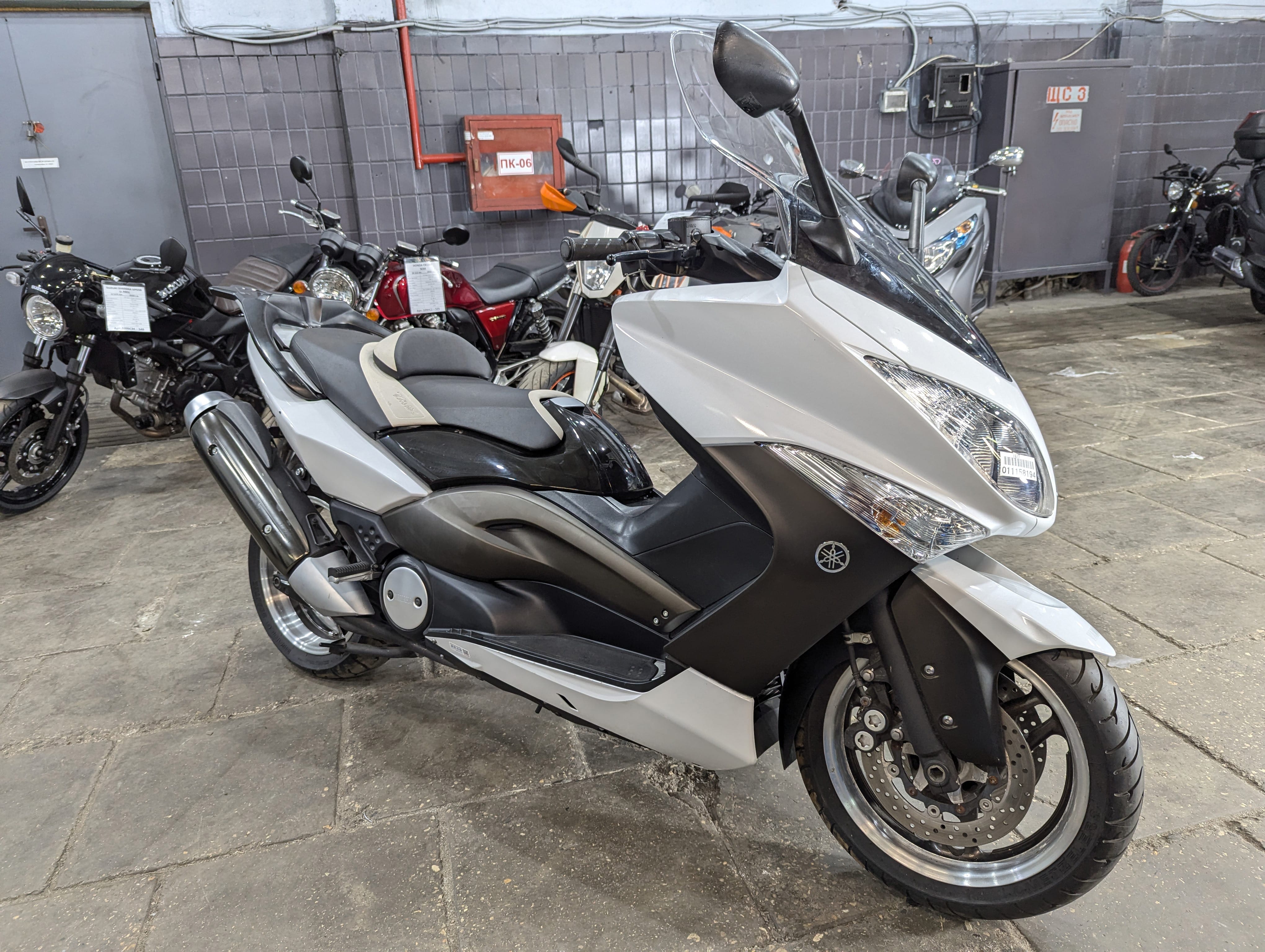 Скутер Yamaha T-Max 10th SJ08J 2010 г. в. (арт. 123YB21)