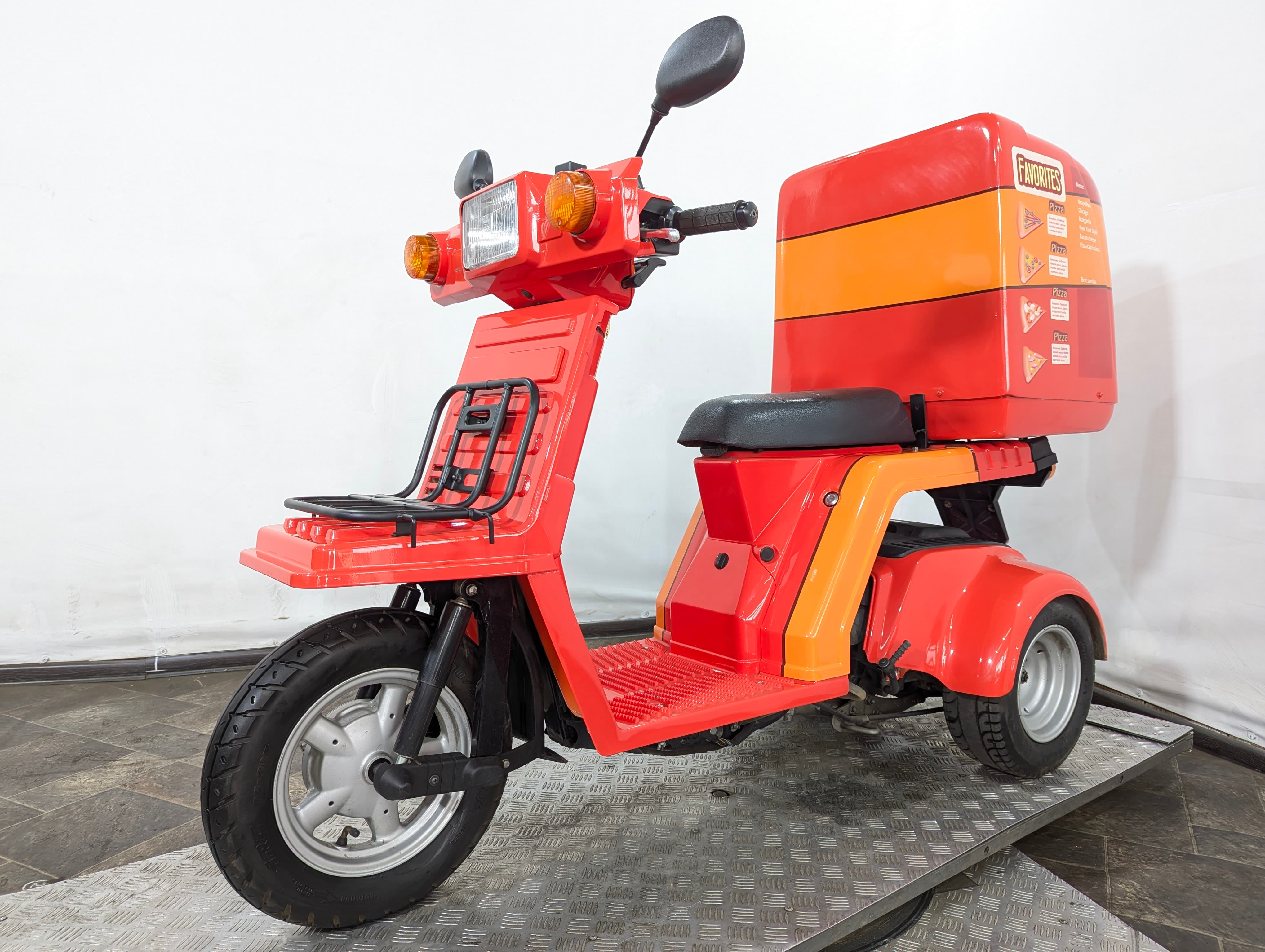 Скутер Honda Gyro X PGM-FI TD02 оранжевый