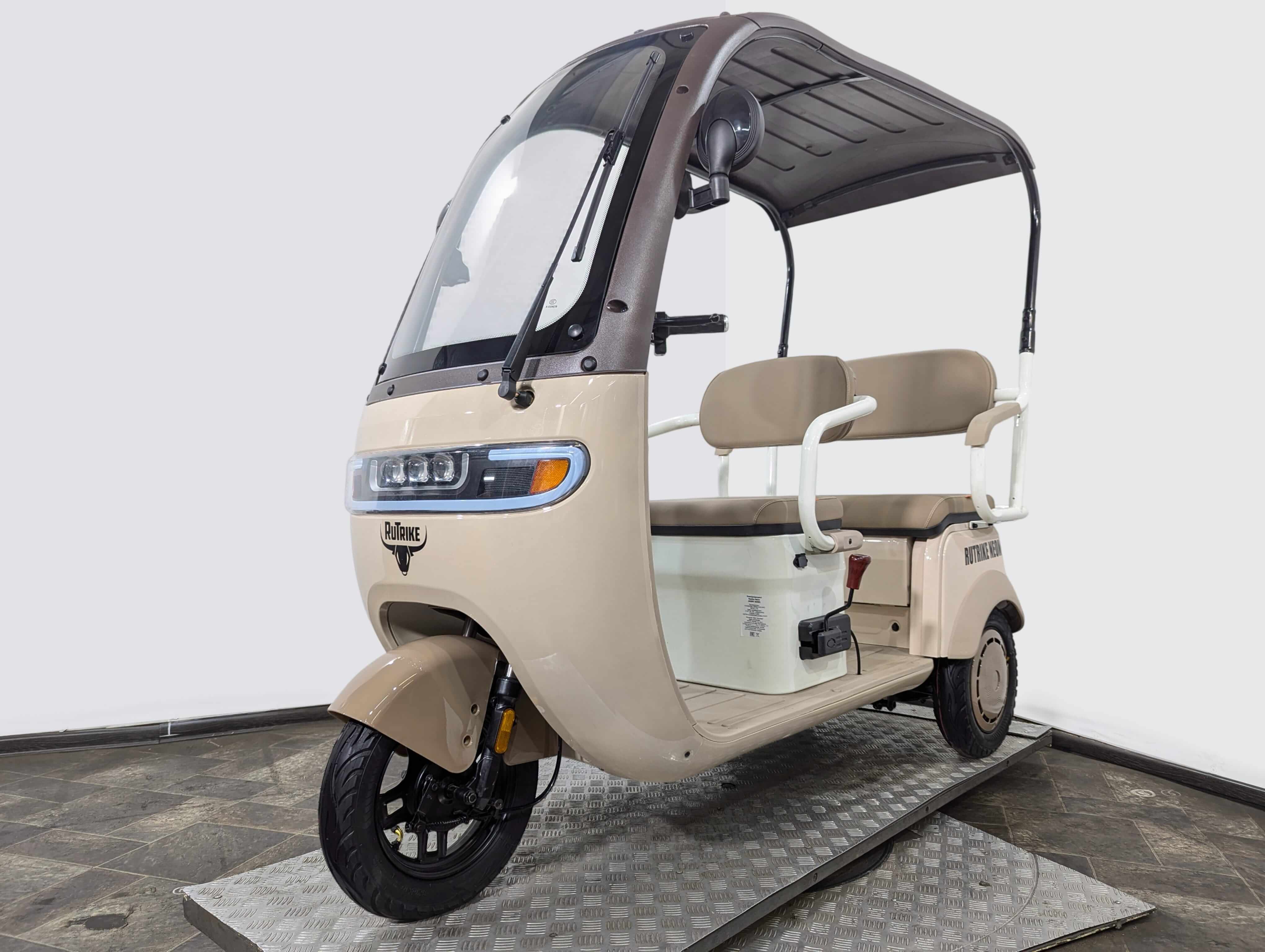 Электротрицикл Rutrike Неон бежевый (арт. rutrike-neon-beige)