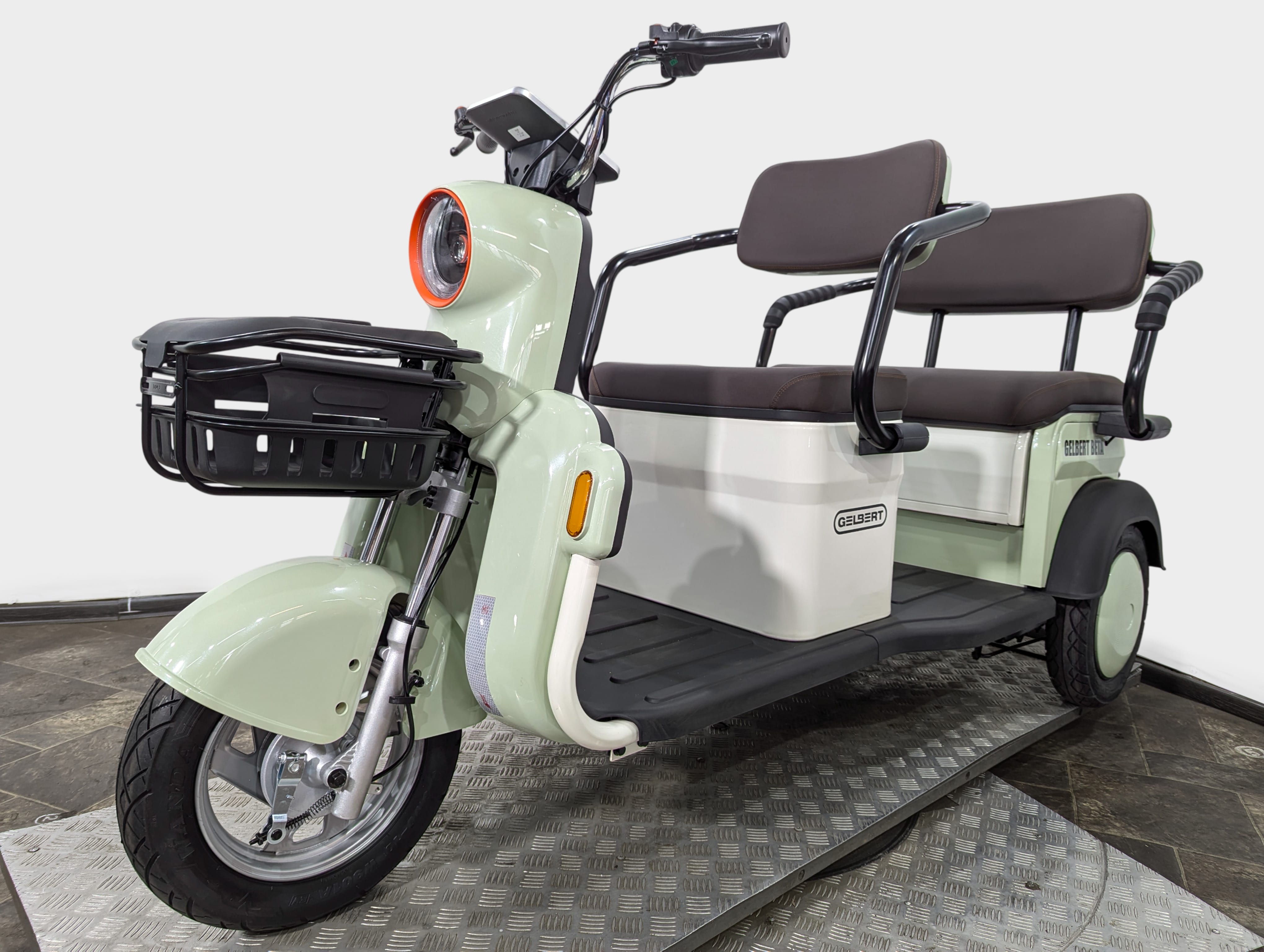 Электротрицикл Rutrike Gelbert Beta 60V 800Вт Бежевый бежевый