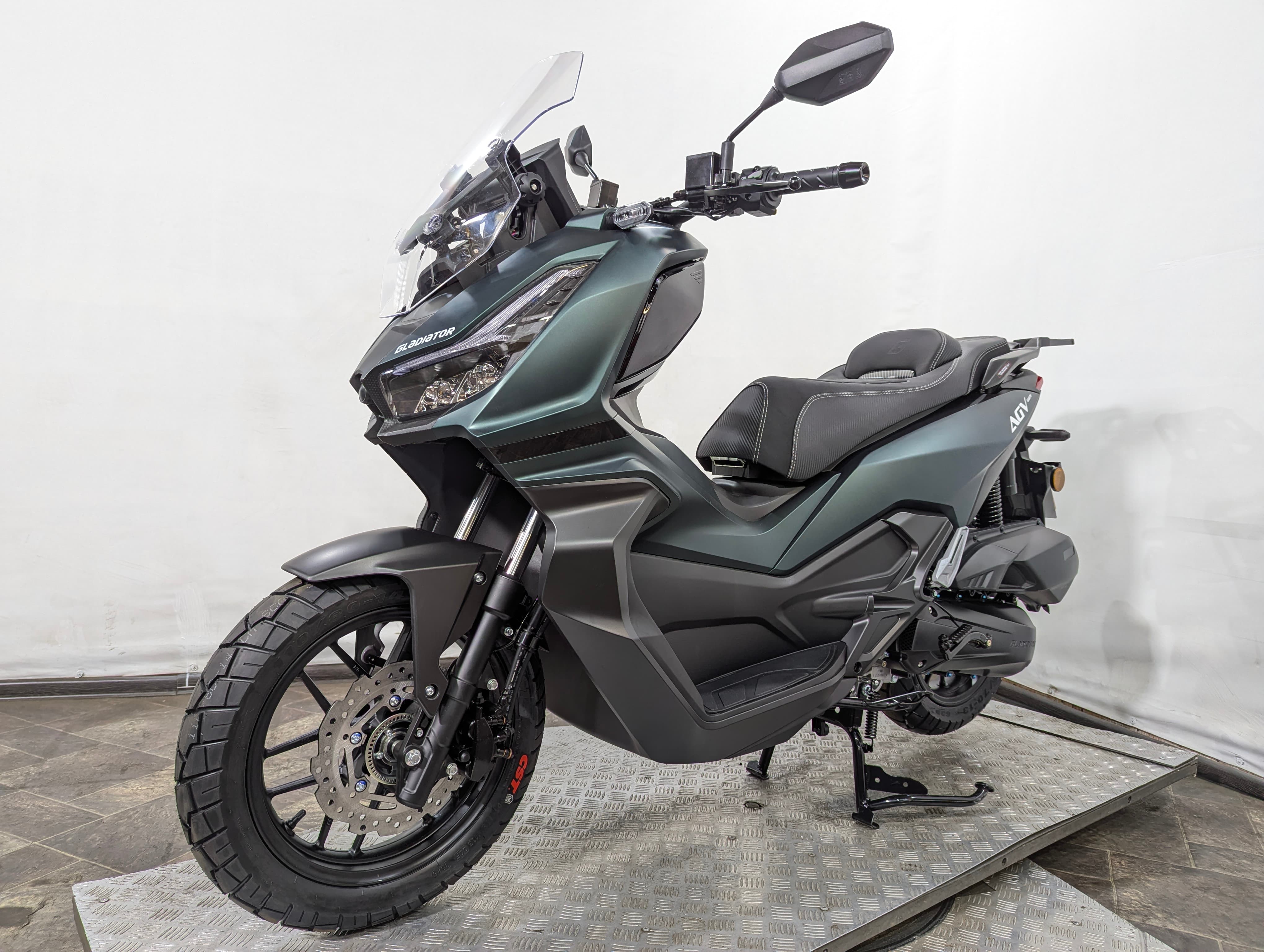 Скутер Gladiator AGV зеленый матовый