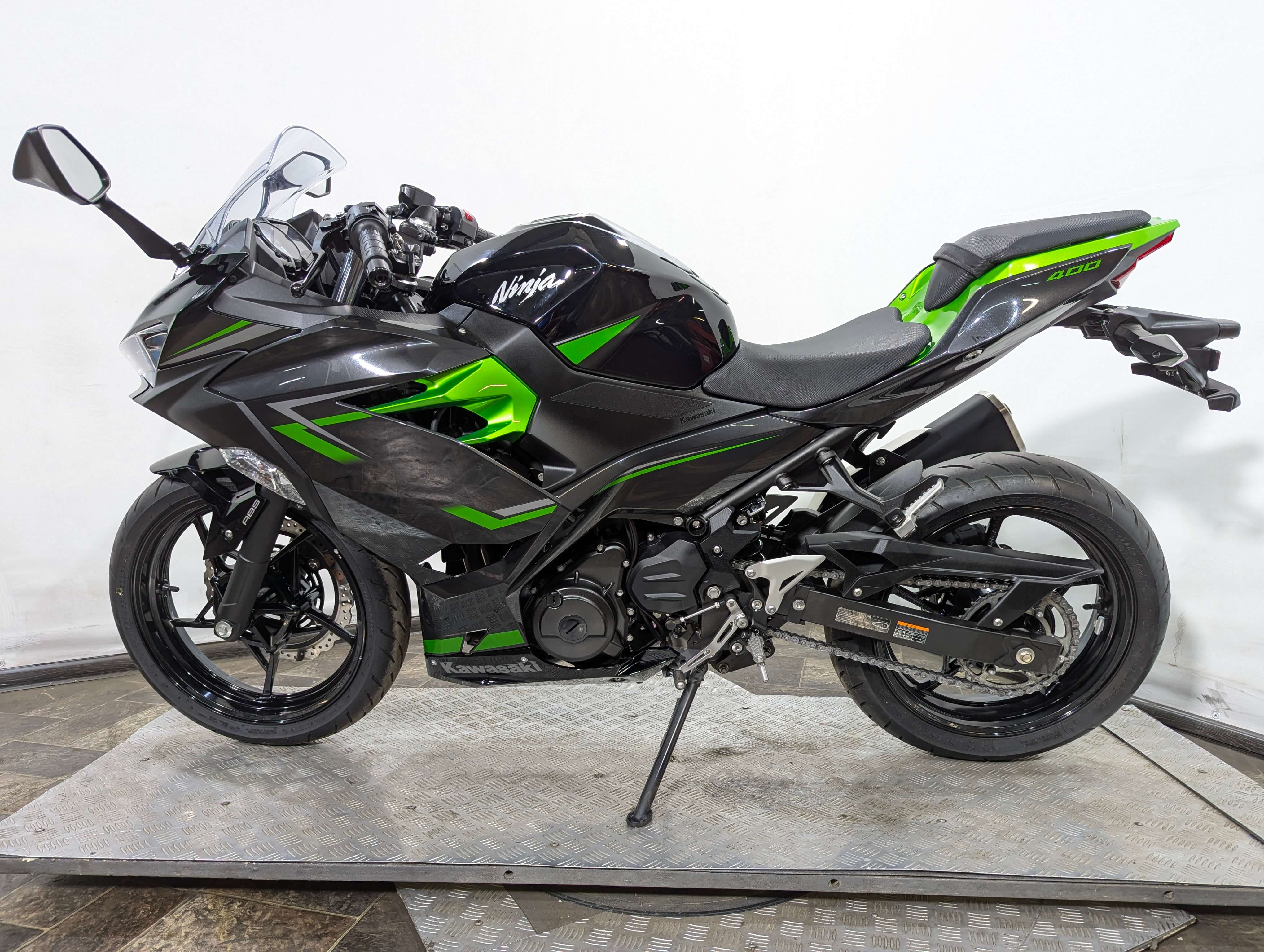Мотоцикл Kawasaki Ninja 400 EX400L (арт. 123KC17) 