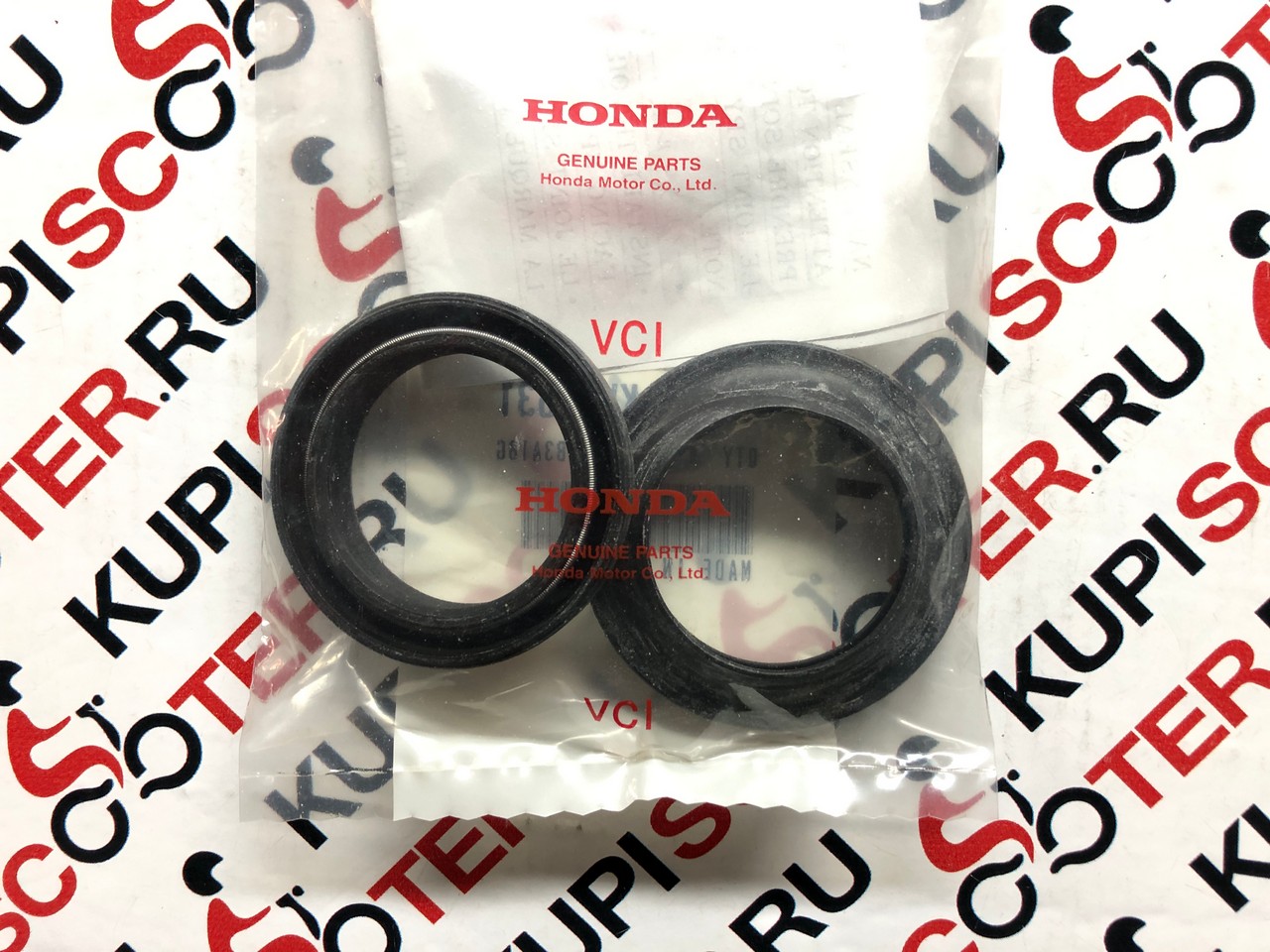 Сальник+пыльник вилки  Honda Forza (51490-KVZ-631) оригинал