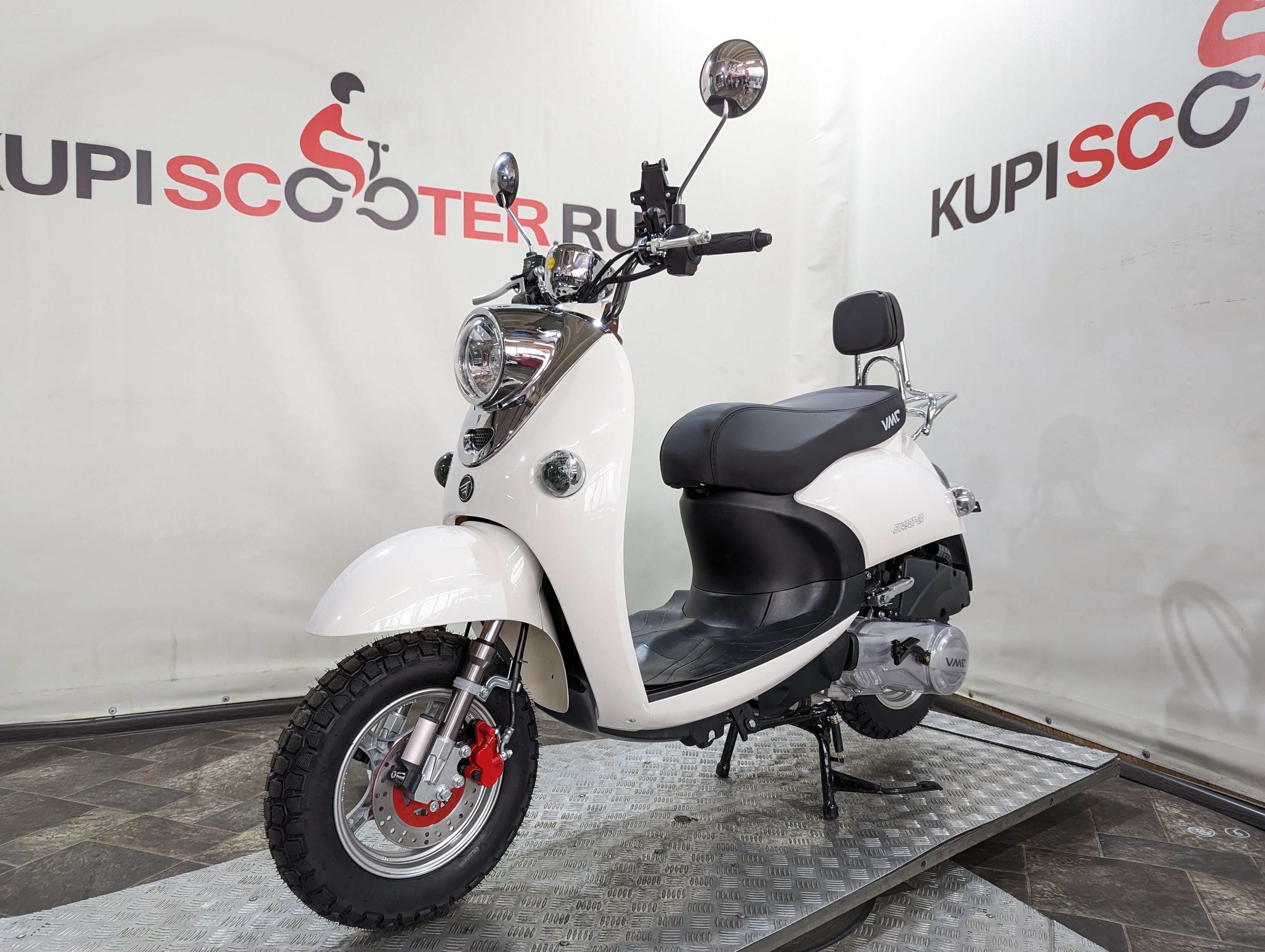 Скутер VMC (Vento)  Retro (49/150cc) Белый (БЕЗ КОФРА) (арт. RetroWhite1)