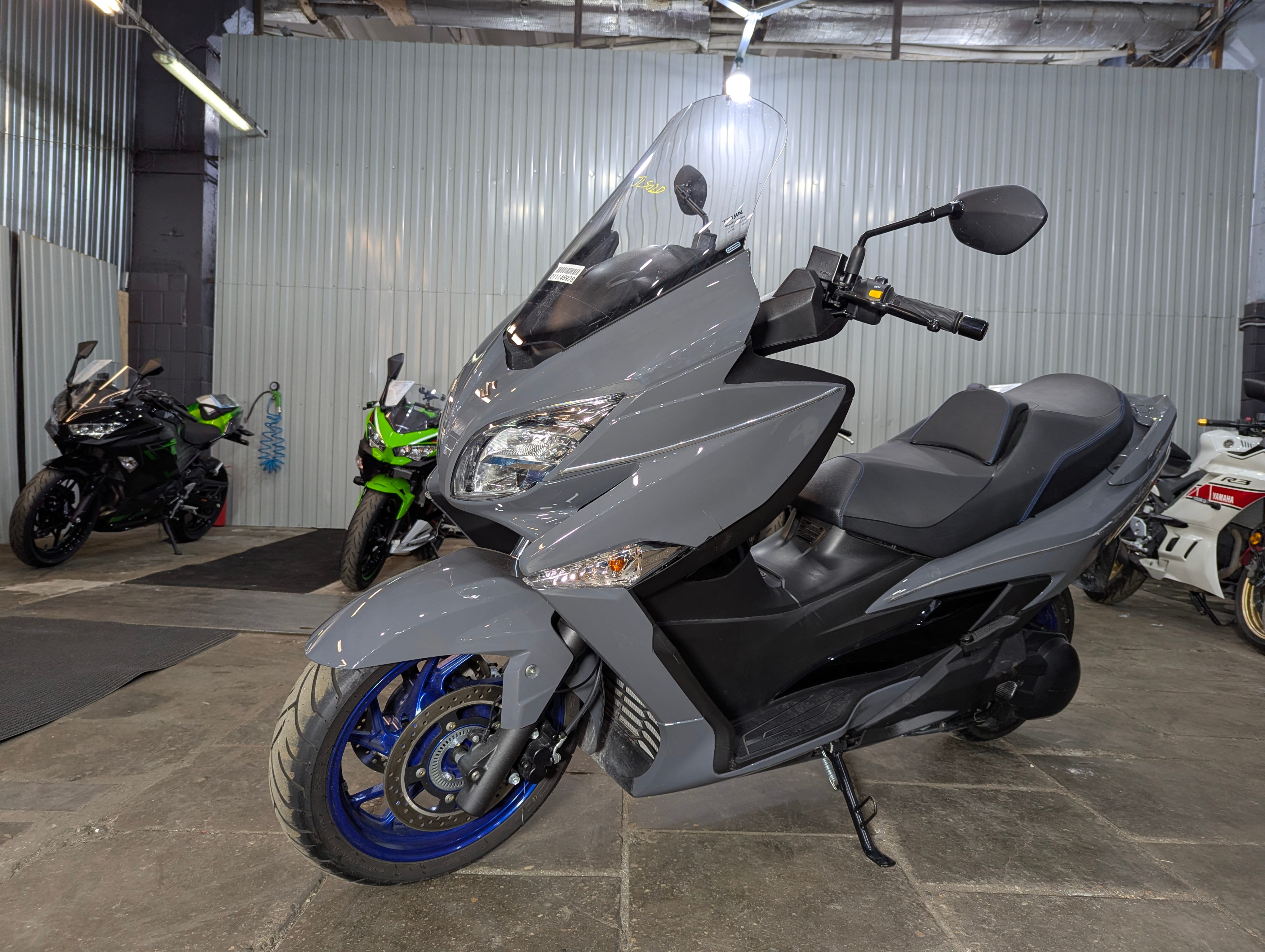 Скутер Suzuki Burgman 400 ABS DU11N 2017 г. в. (арт. 123SB12)