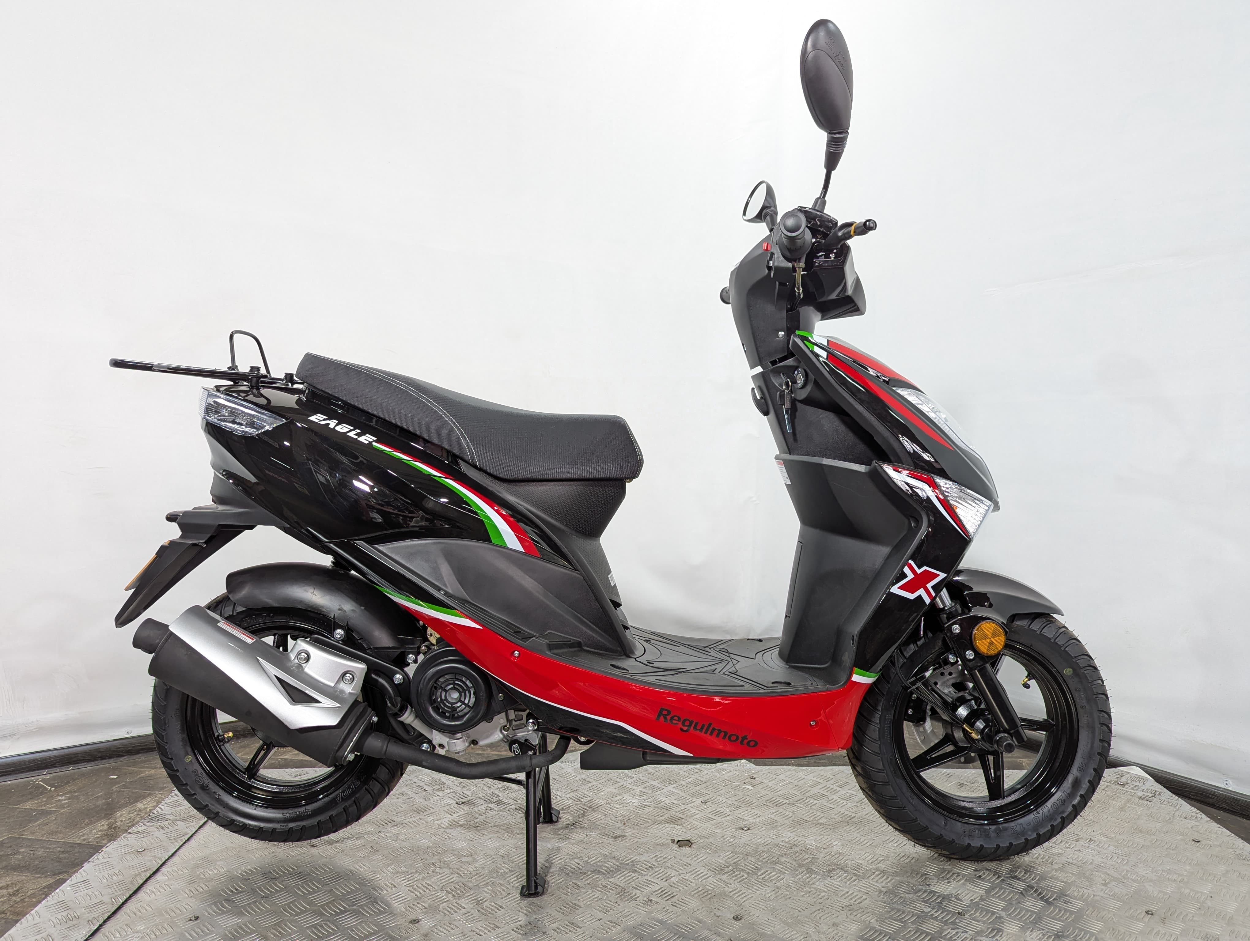 Скутер Regulmoto Eagle 50 Черный-Красный (арт. Eagle-Red)