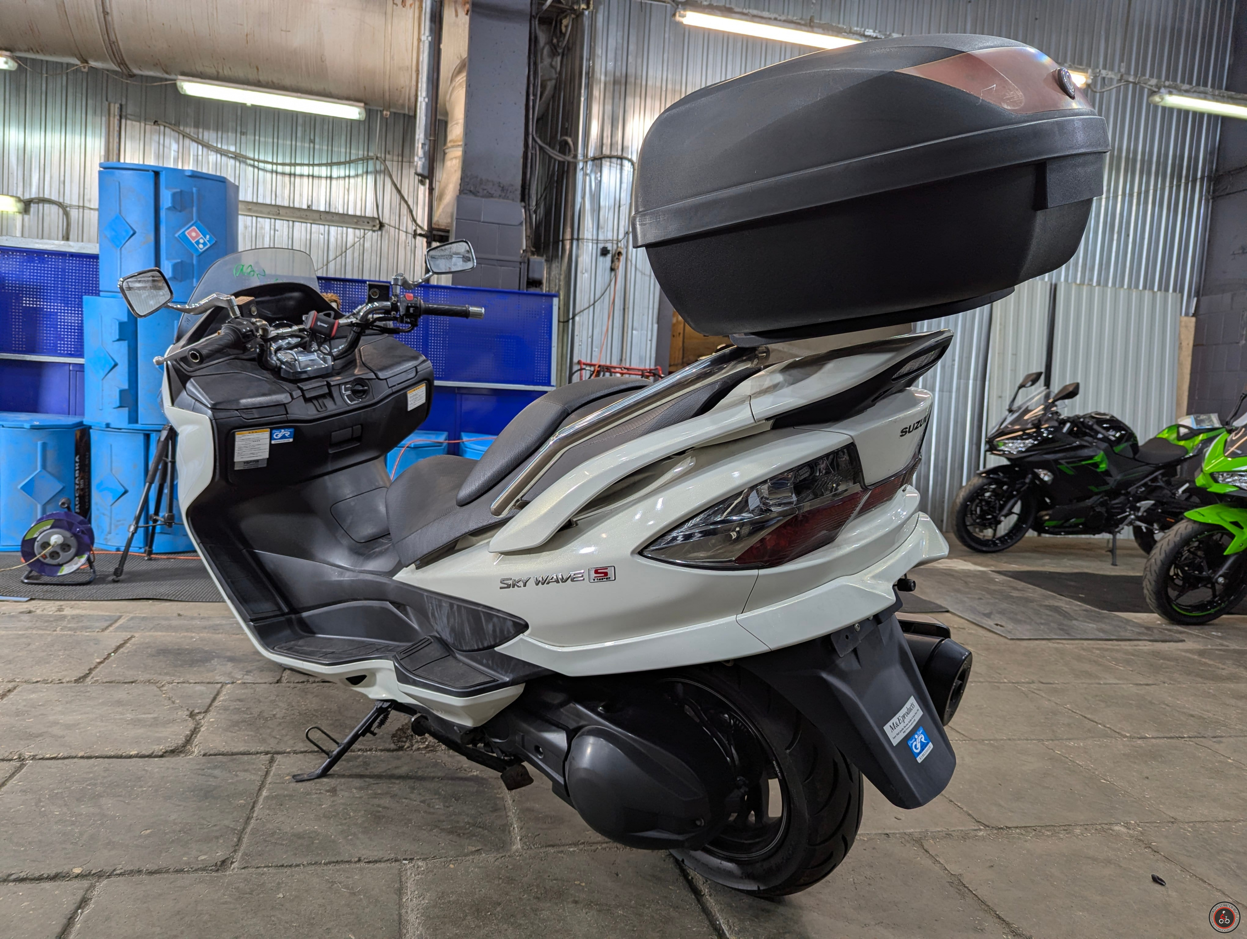 Скутер Suzuki Skywave 400 ABS CK45A 2014 г. в. - Емкость топливного бака: 13 литров