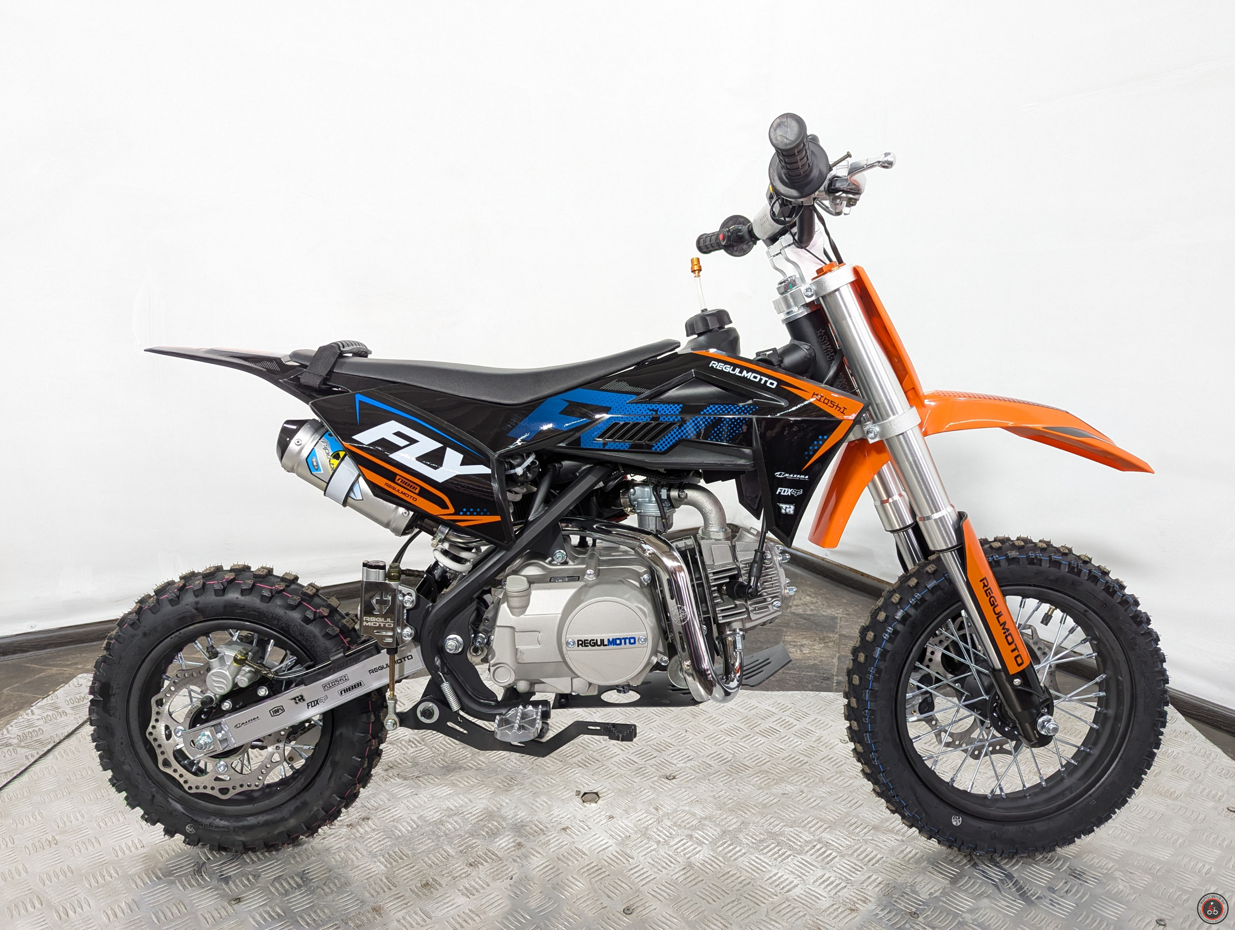 Питбайк Regulmoto FLY 12/10 - Объем двигателя: 49 см3