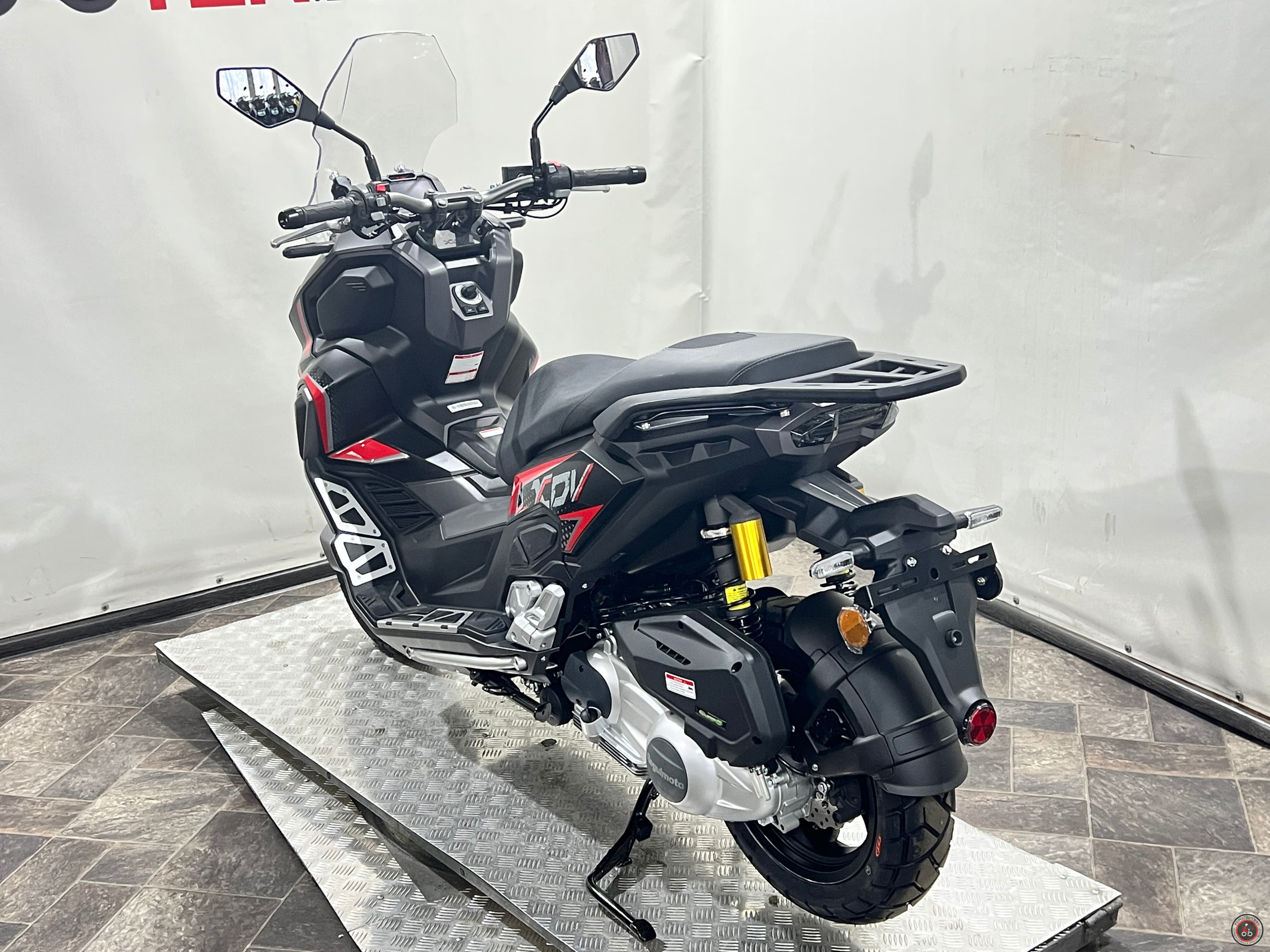 Скутер Regulmoto XDV PRO 300 c ABS LONGJIA (Черный) - Объем двигателя: 300куб.см