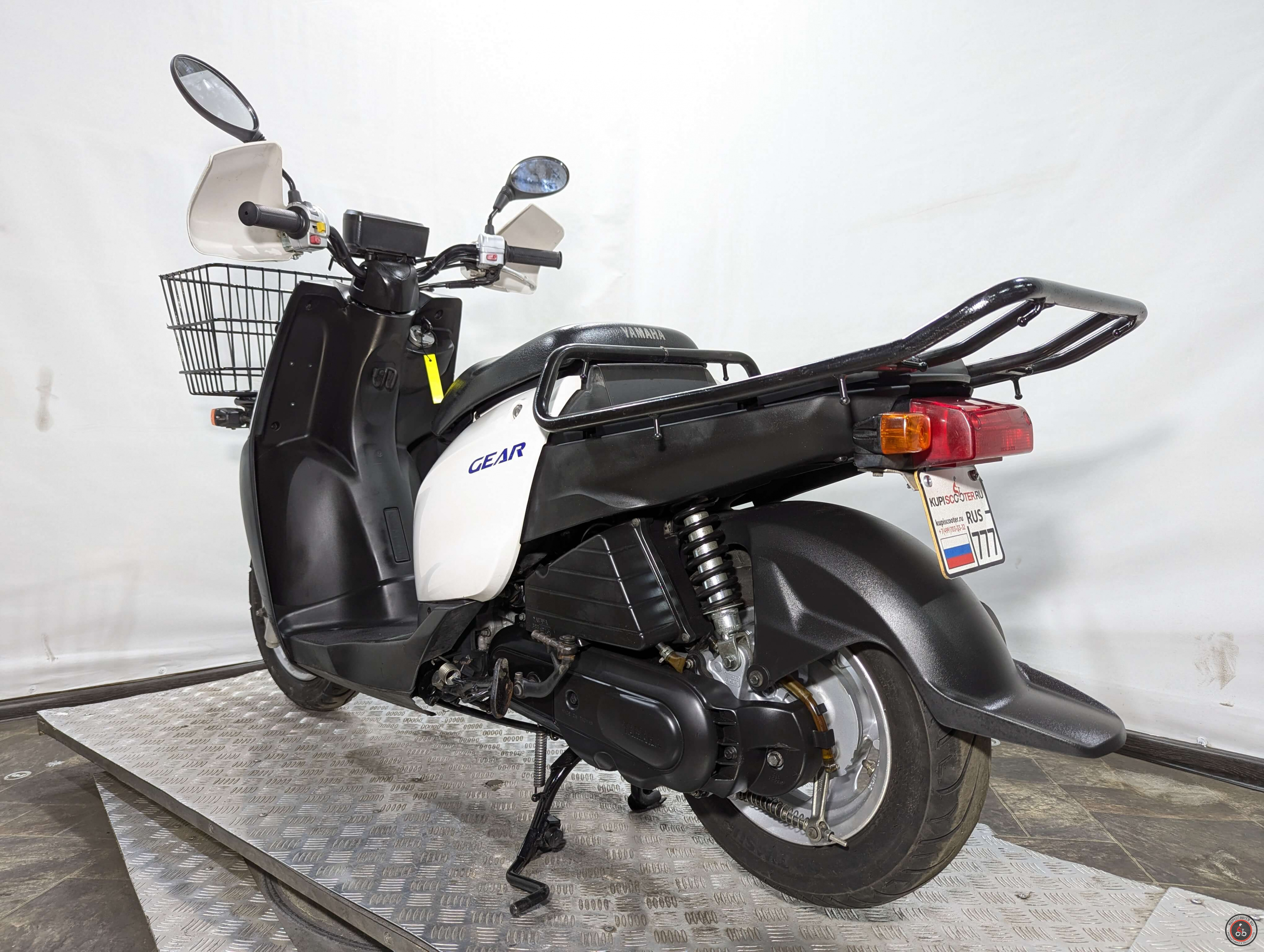 Скутер Yamaha Gear FI UA06J 2011г. - Тип задней подвески: двигатель-маятник