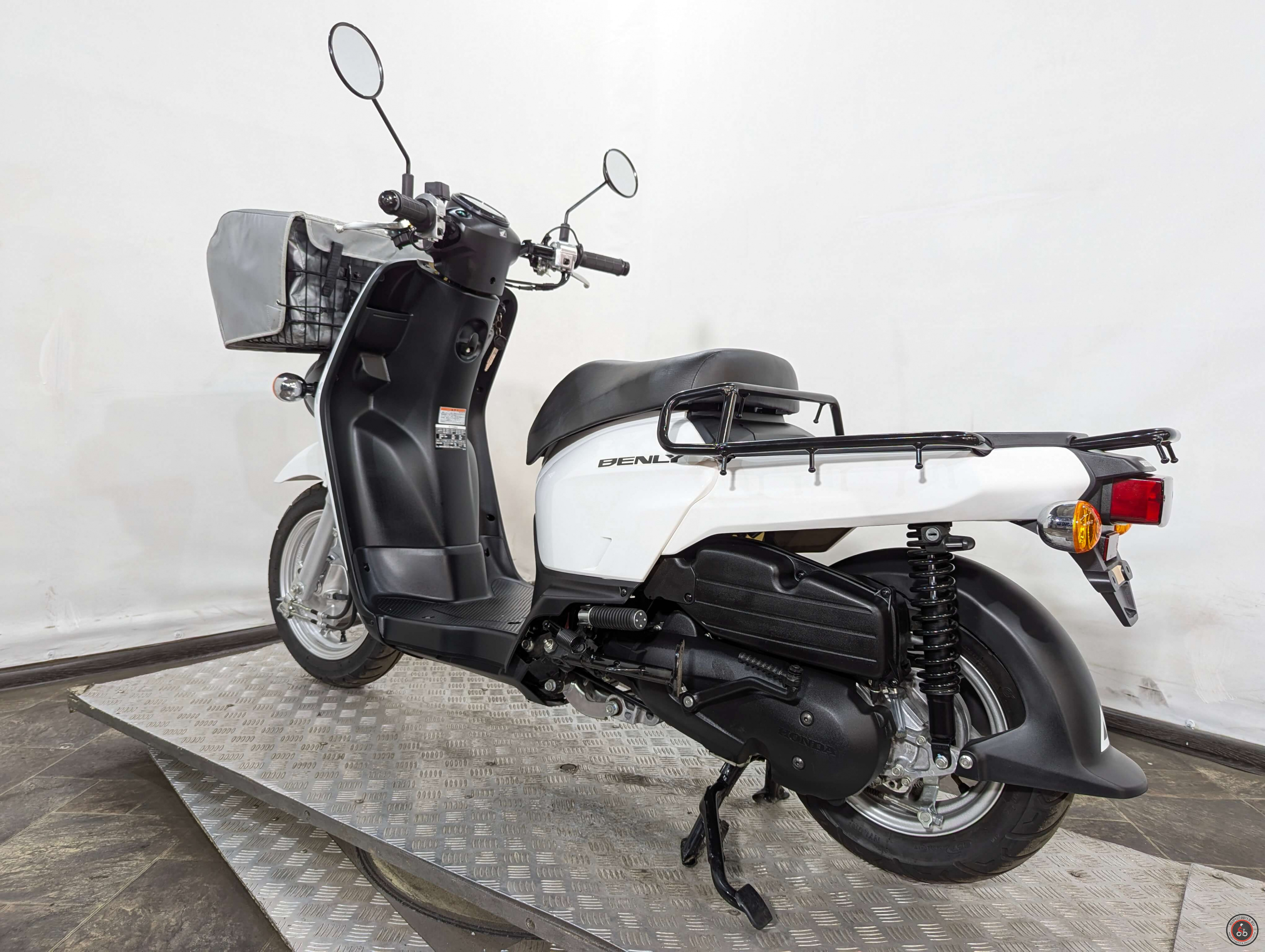 Скутер Honda Benly 110 PGM-FI JA09 - Объем двигателя: 107 см3