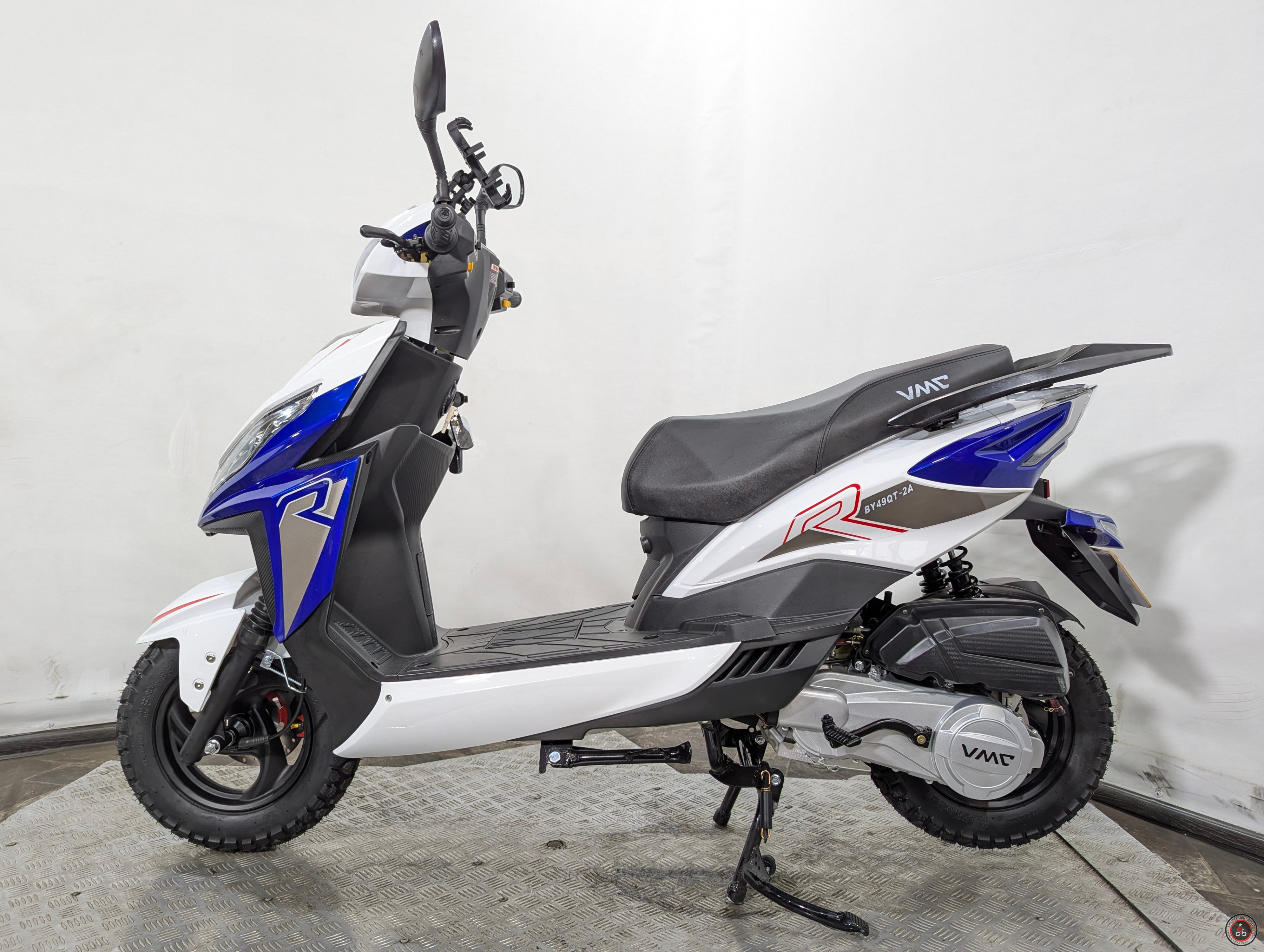 Скутер VMC (Vento) City (49/150cc) Белый - Объем двигателя: 50 (150) куб/см