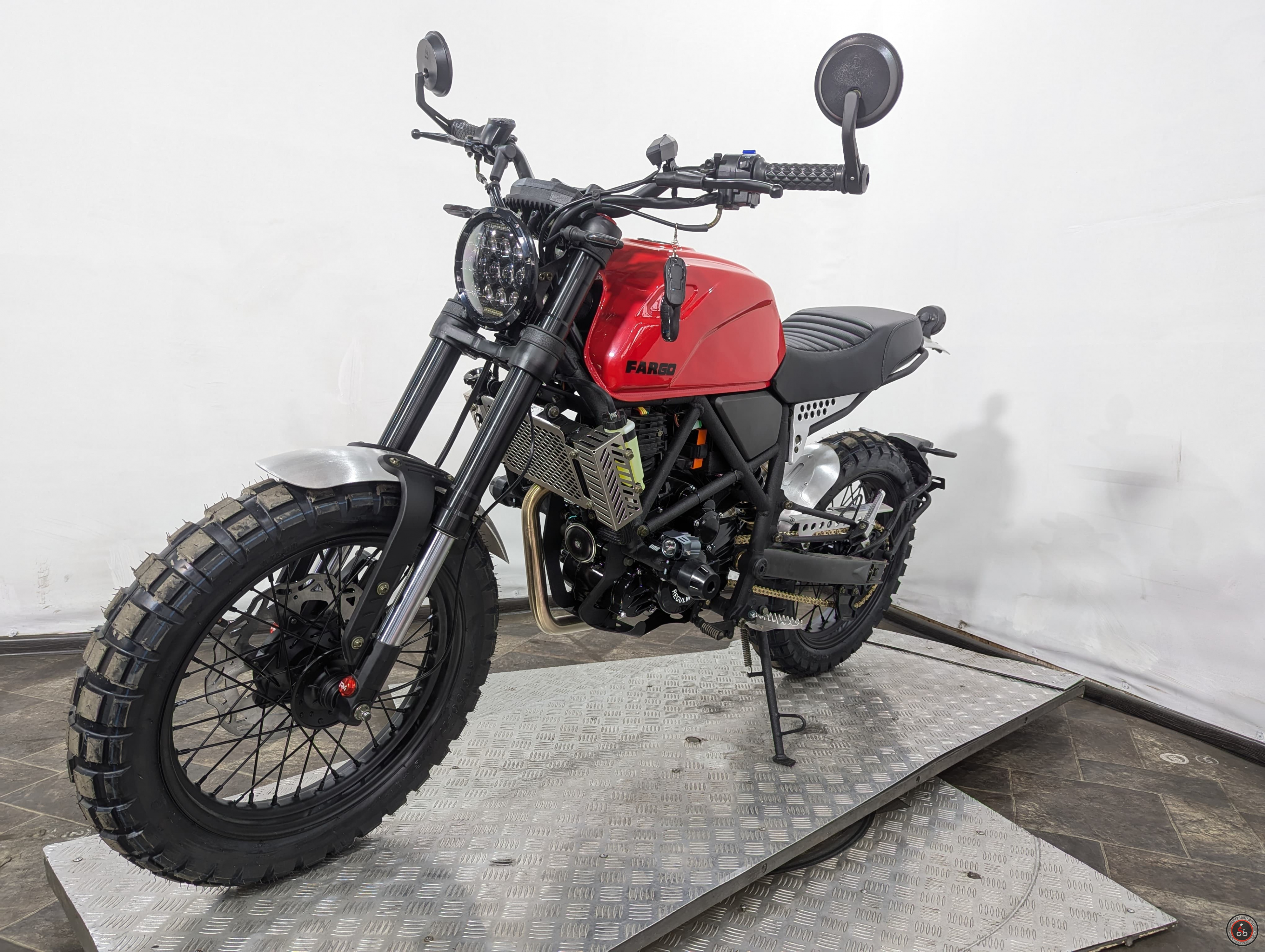 Мотоцикл Regulmoto FARGO Красный - Объем двигателя: 300 см3