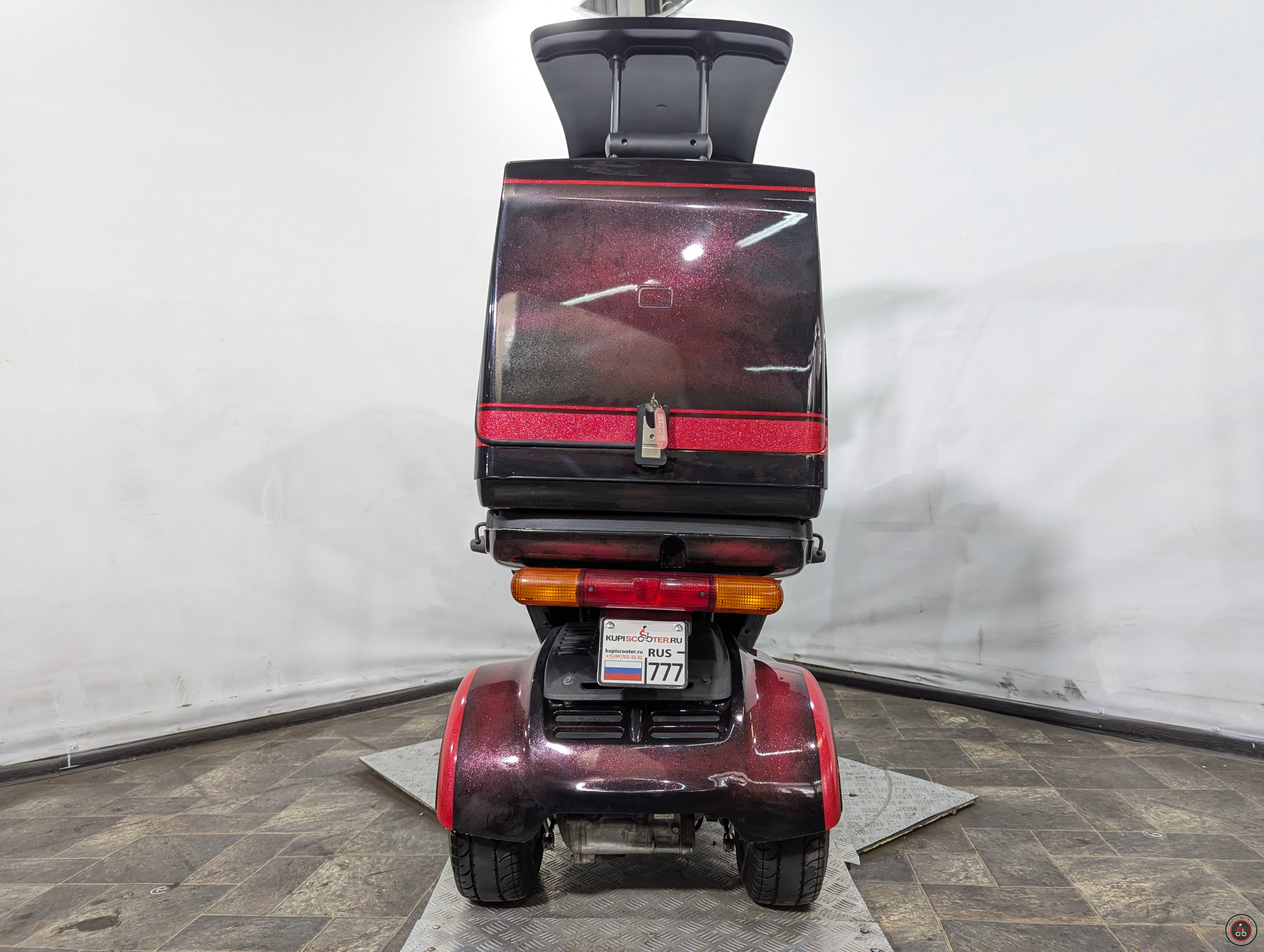 Скутер Honda Gyro Canopy TA03 PGM-FI - Емкость топливного бака: 7 л