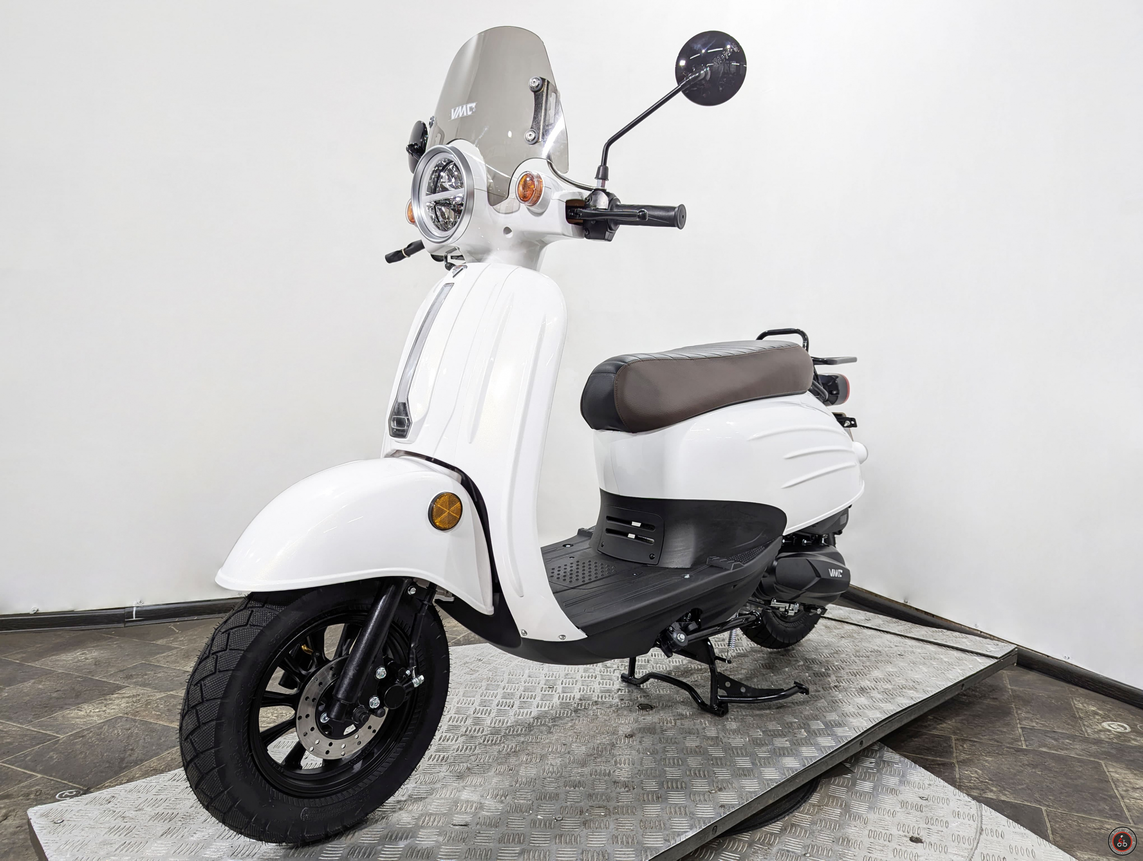 Скутер VMC (Vento) SPRINT (49/125cc) белый глянцевый