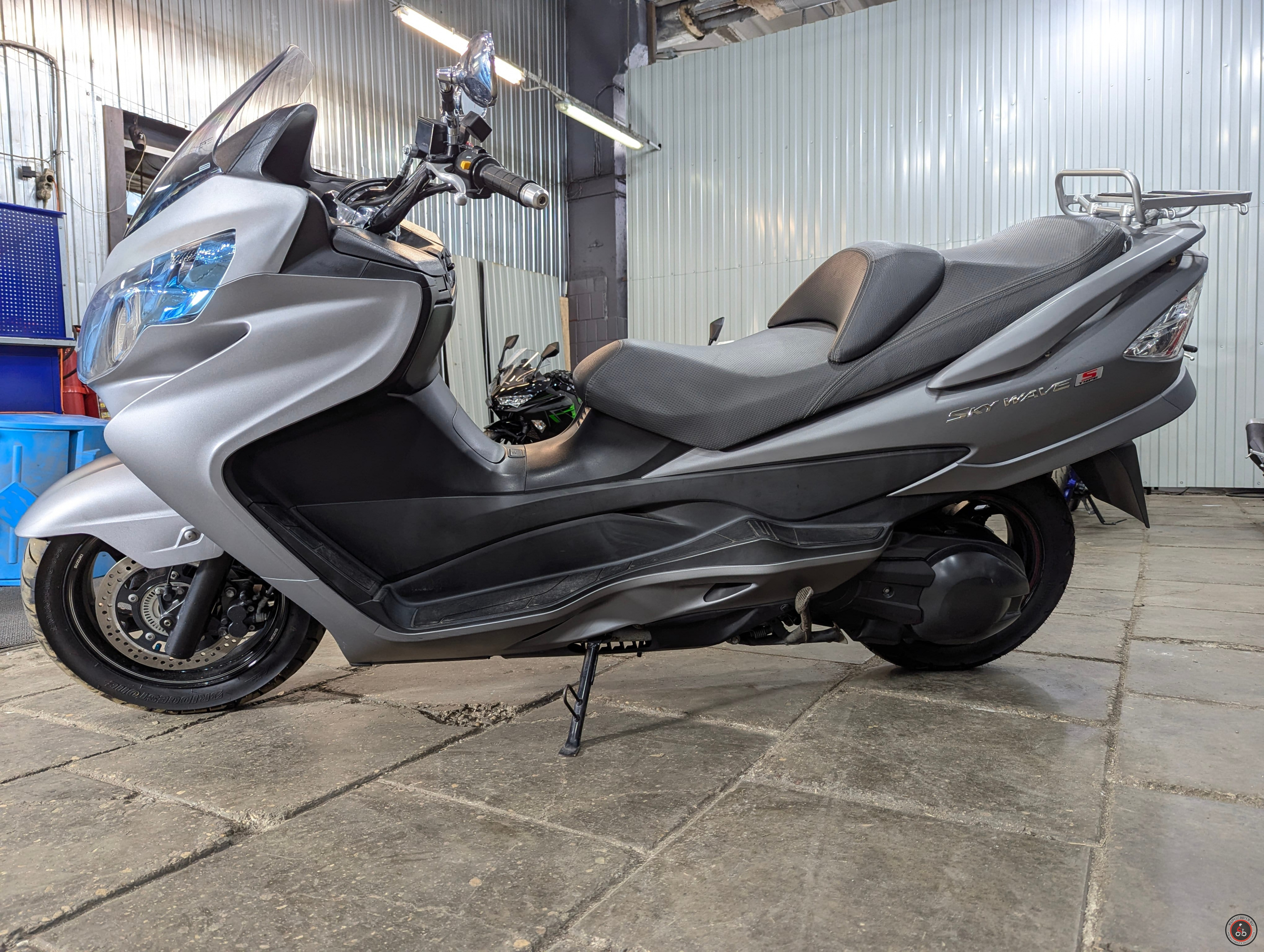 Скутер Suzuki Skywave 400 ABS CK45A 2014 г. в. - Емкость топливного бака: 13 литров