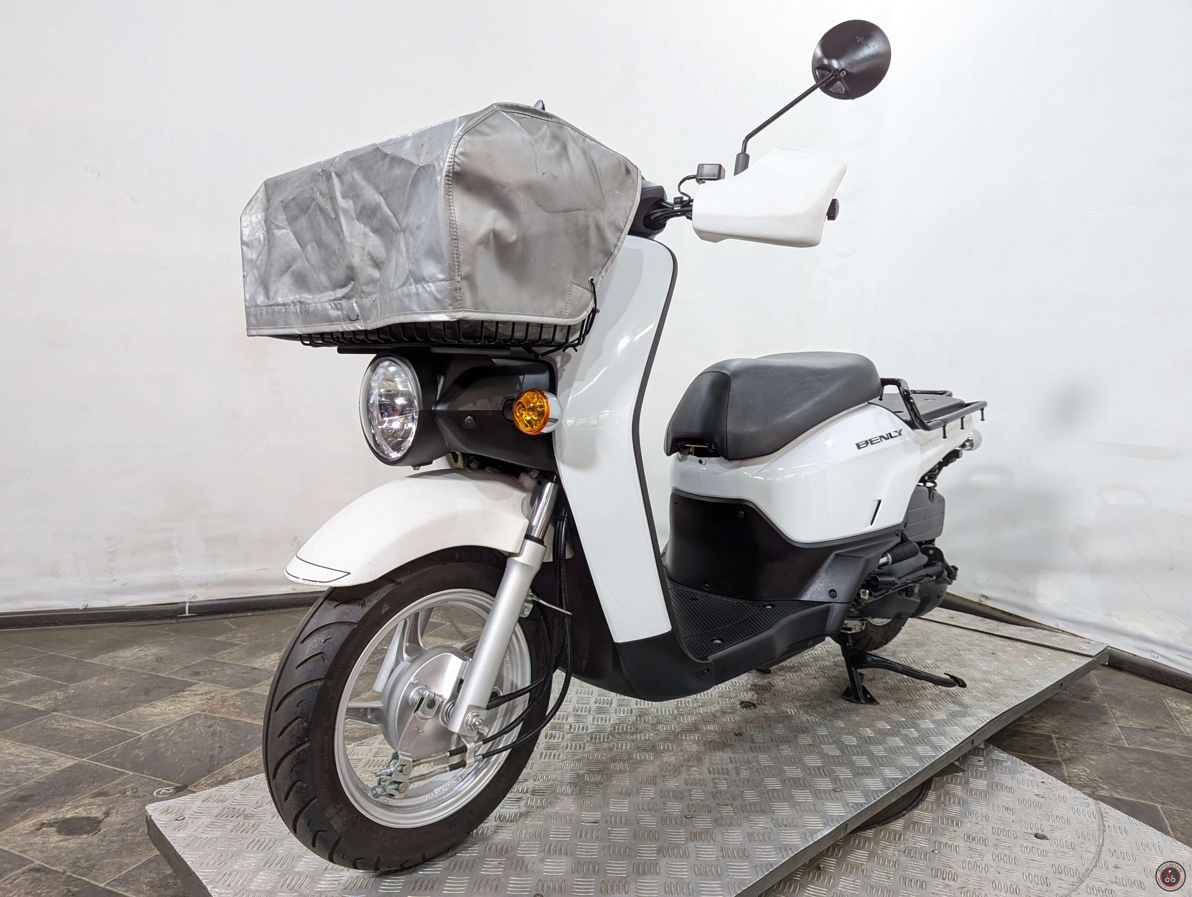 Скутер Honda Benly 110 PGM-FI JA09 - Объем двигателя: 107 см3