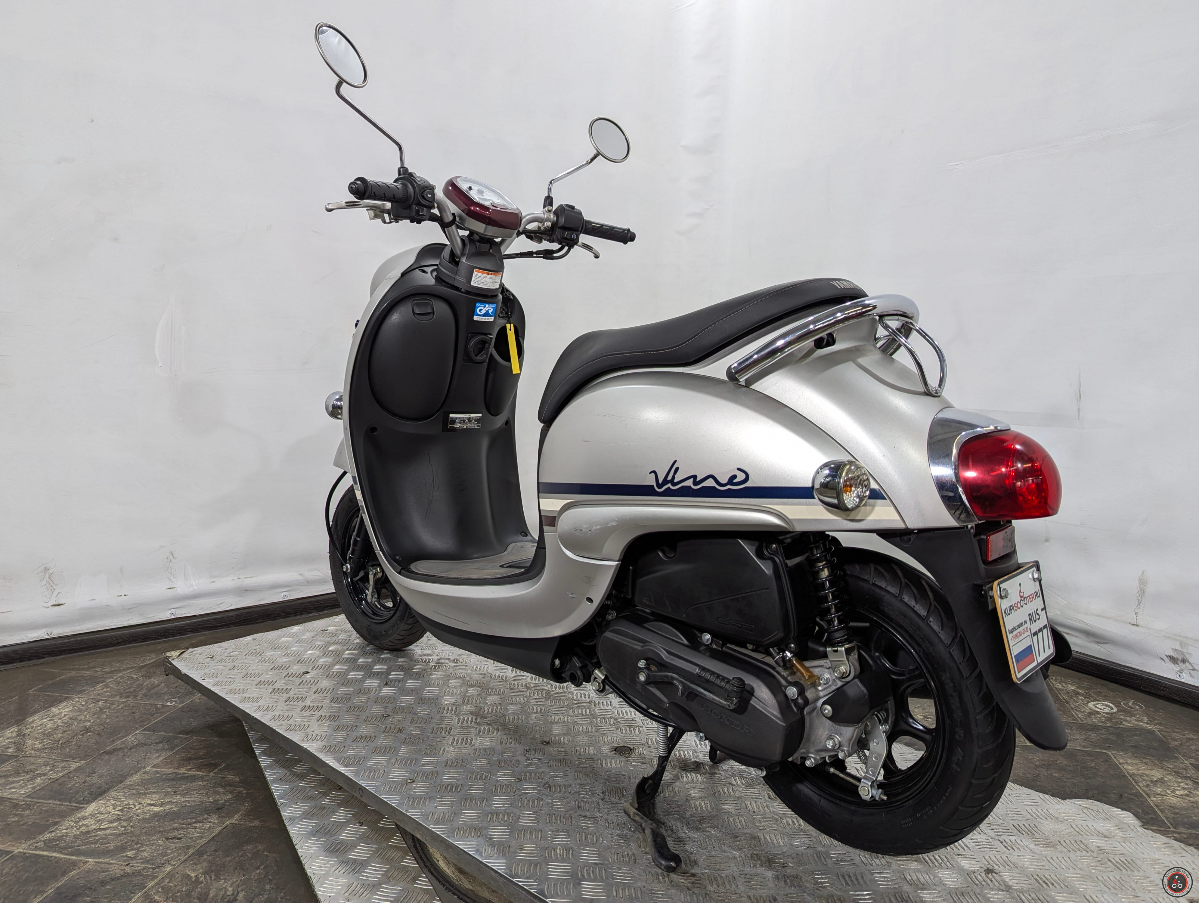 Скутер Yamaha Vino AY02 2018г. - Емкость топливного бака: 4.5 литров