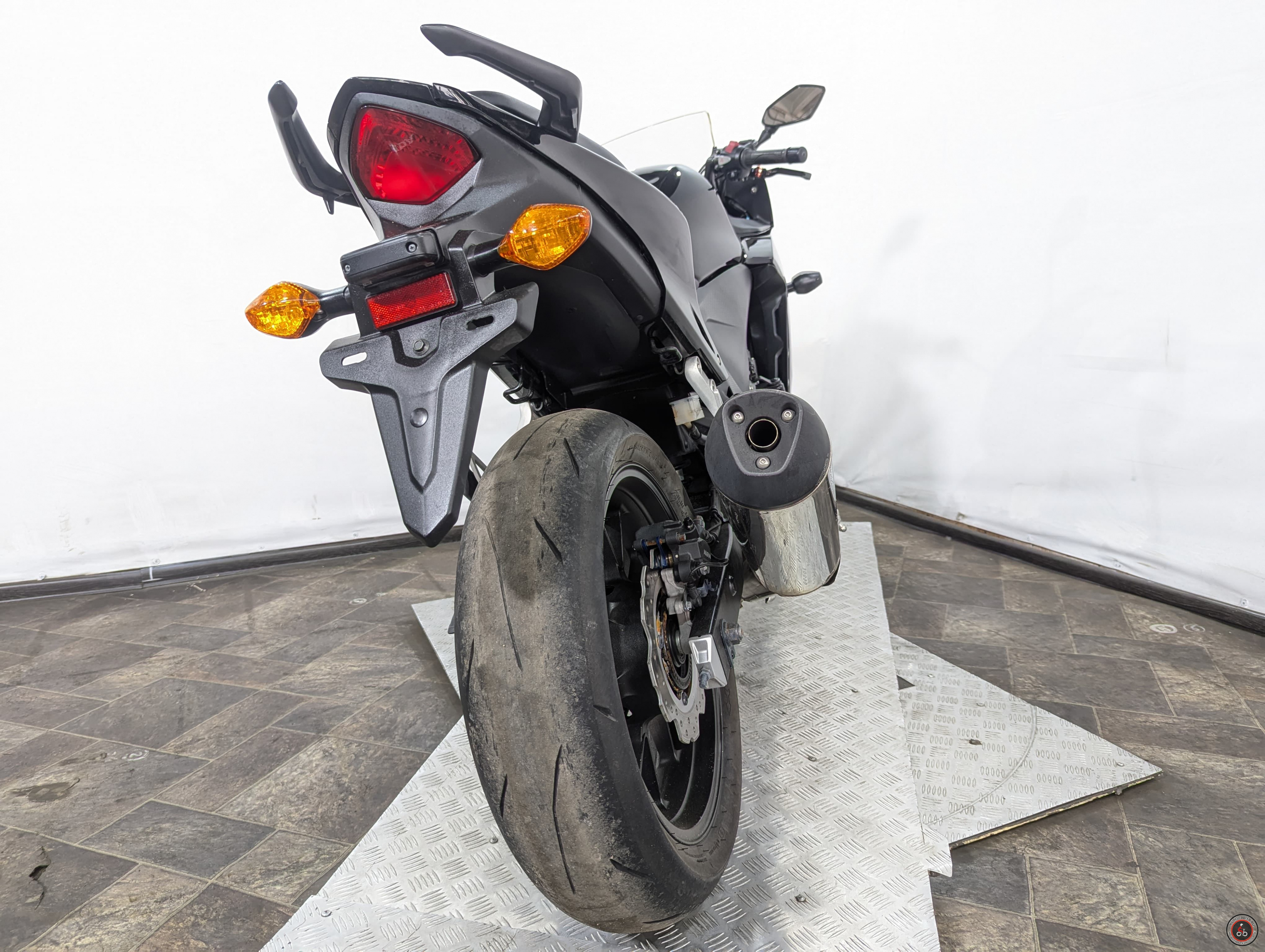 Мотоцикл Honda CBR400R - Мощность: 46 л.с.