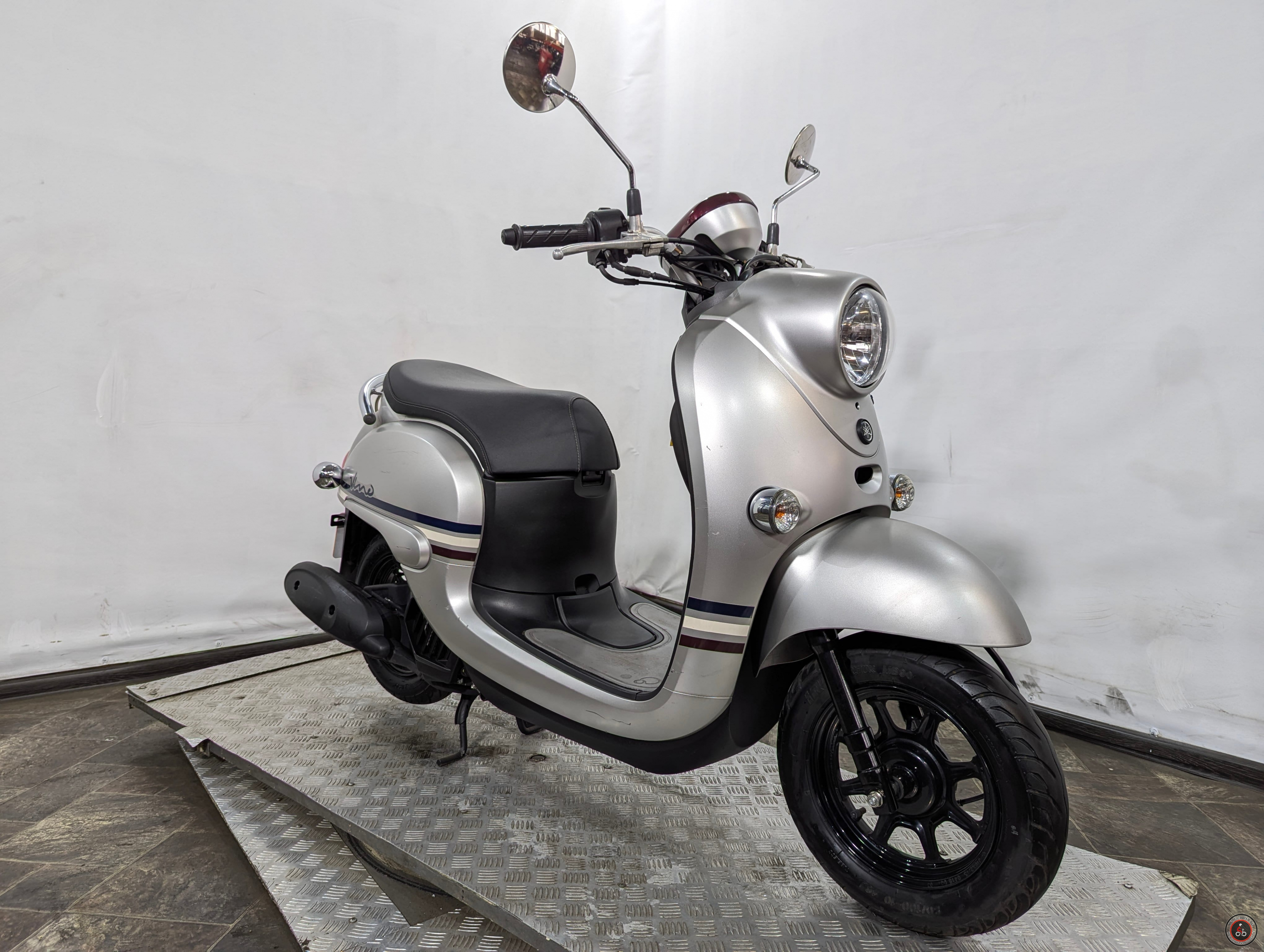 Скутер Yamaha Vino AY02 2018г. - Тип задней подвески: амортизатор