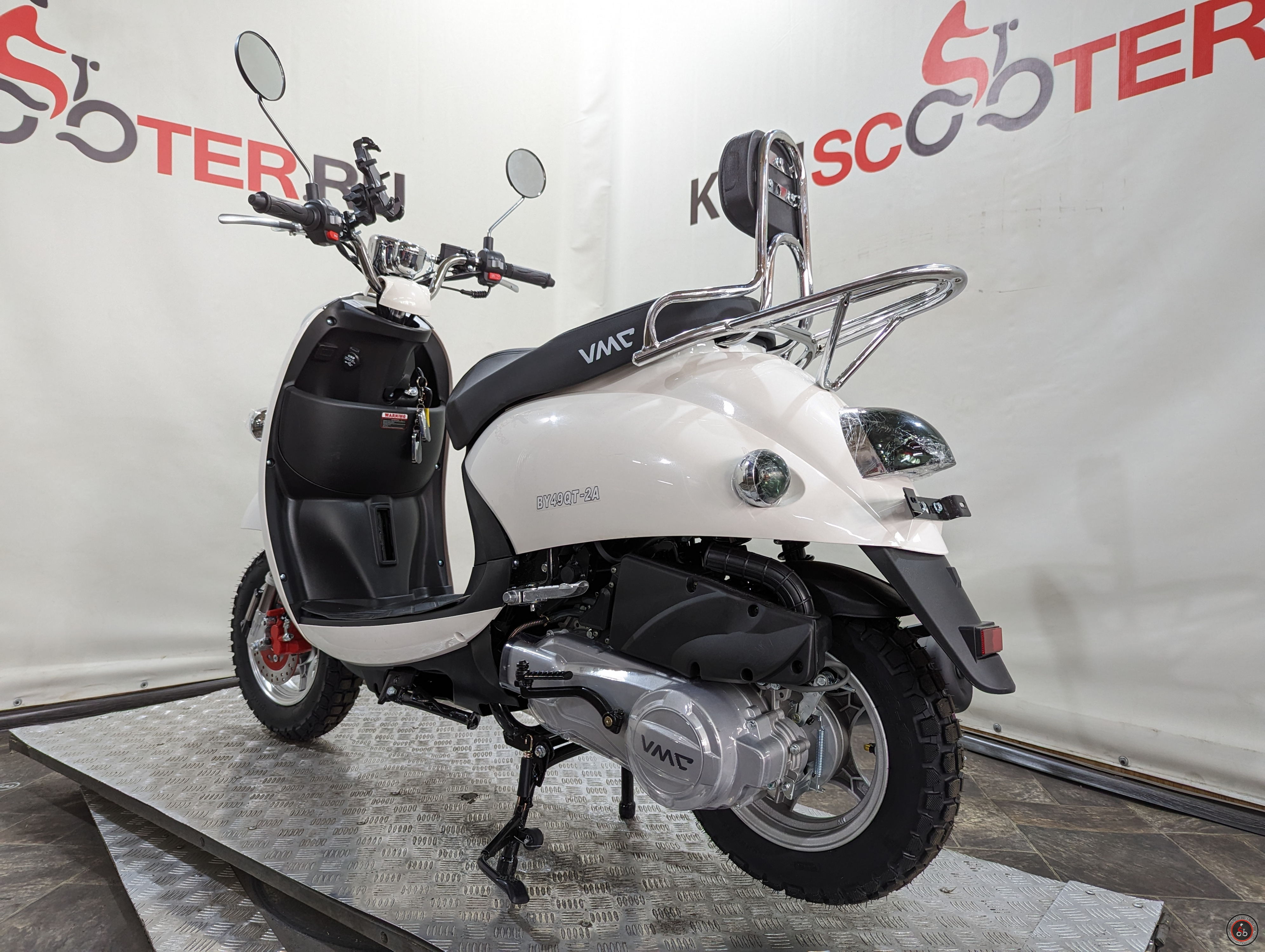 Скутер VMC (Vento)  Retro (49/150cc) Белый (БЕЗ КОФРА) - Максимальная скорость: 90 км/ч