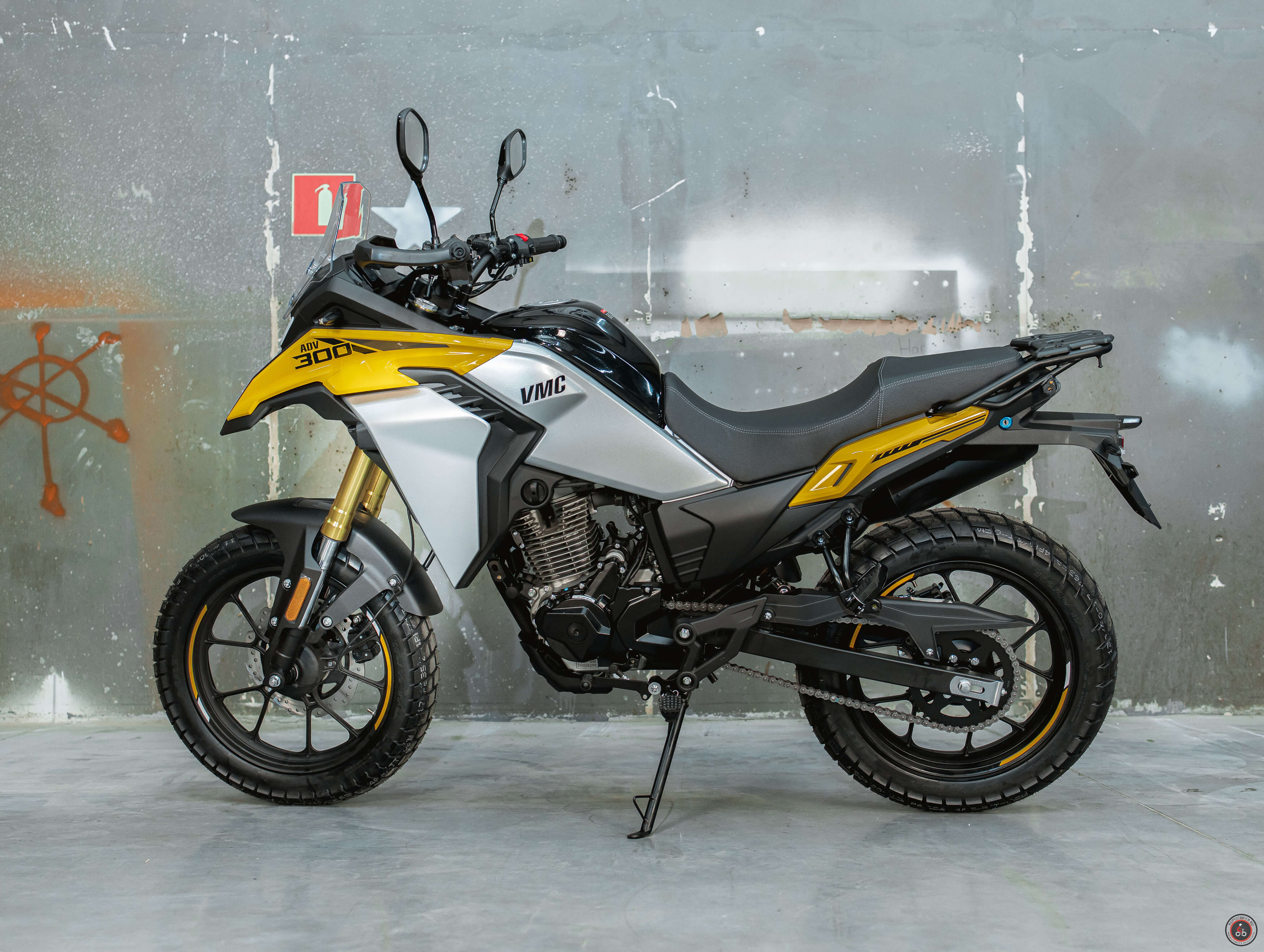 Мотоцикл VMC ADV 300 - Емкость топливного бака: 12 л