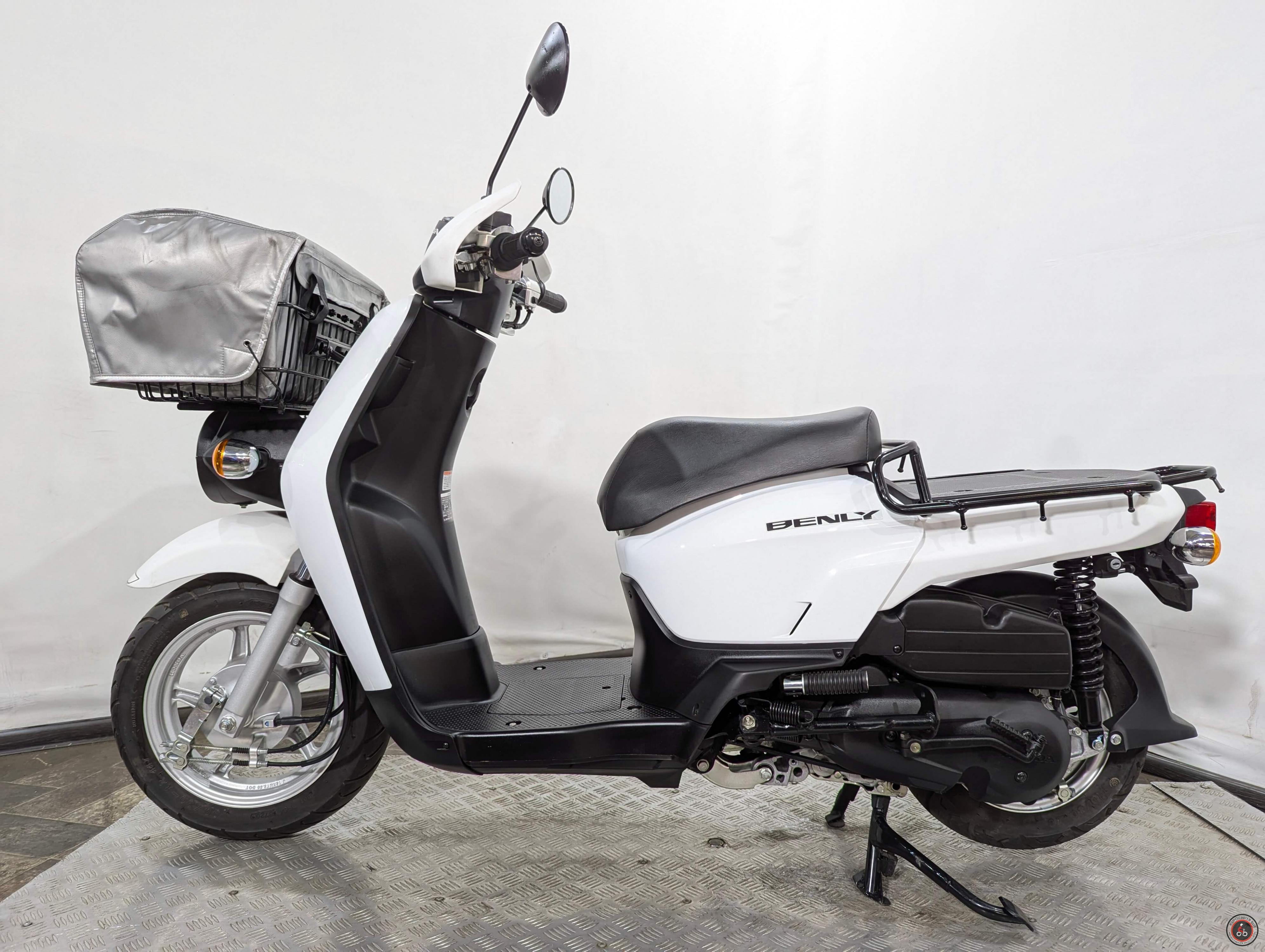 Скутер Honda Benly 110 PGM-FI JA09 - Емкость топливного бака: 10 л.